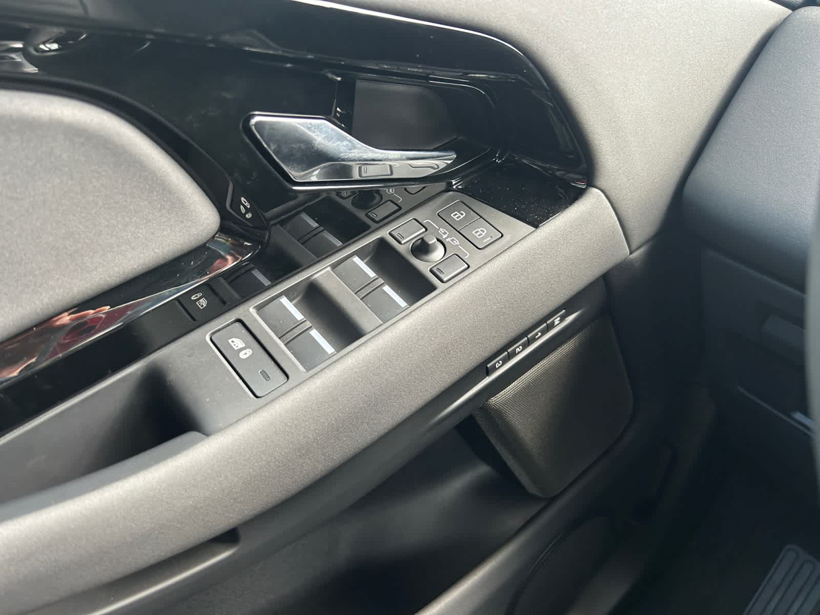 2026 Land Rover Range Rover Evoque Dynamic SE - Photo 15