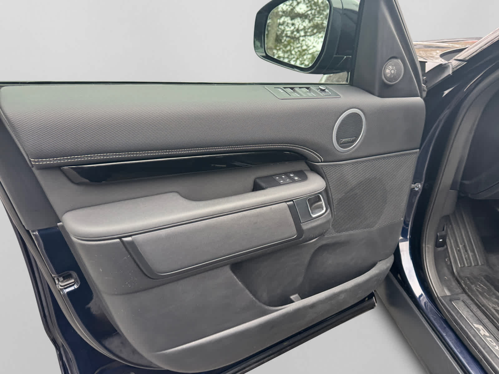 used 2021 Land Rover Discovery car, priced at $26,000