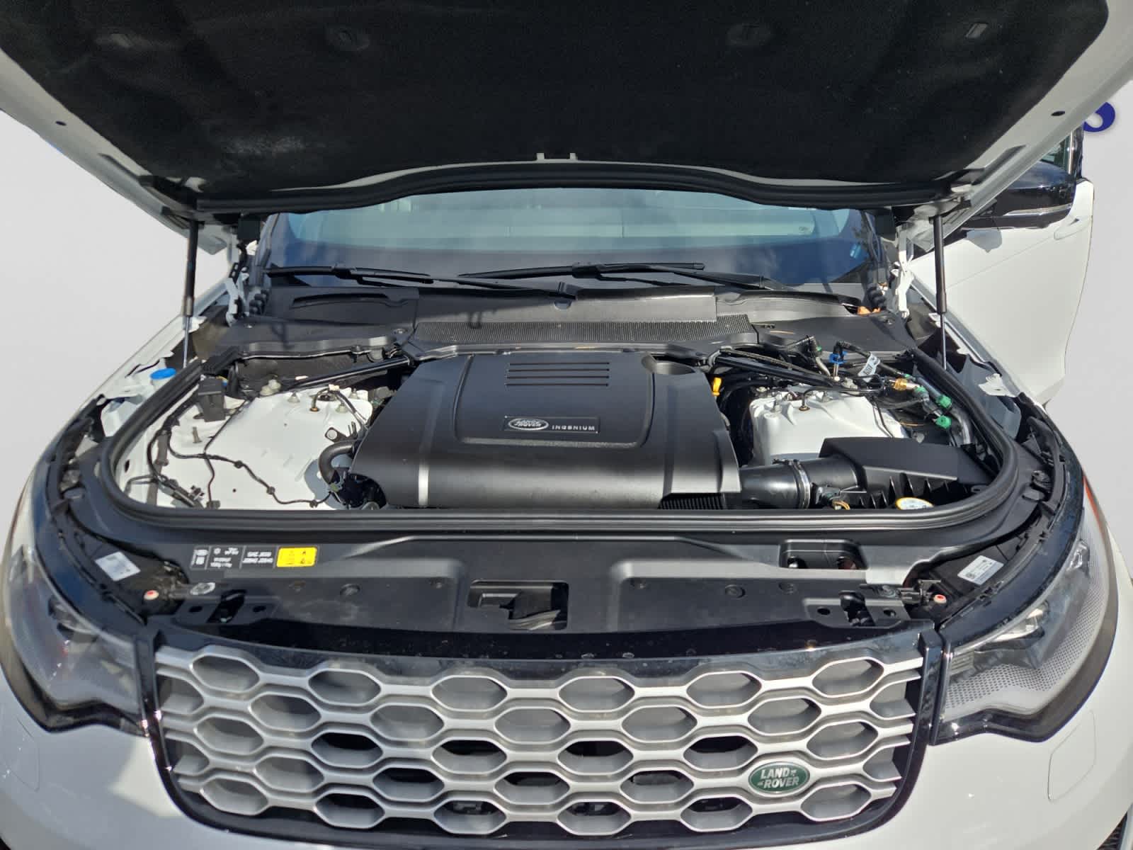 used 2025 Land Rover Discovery car, priced at $48,000