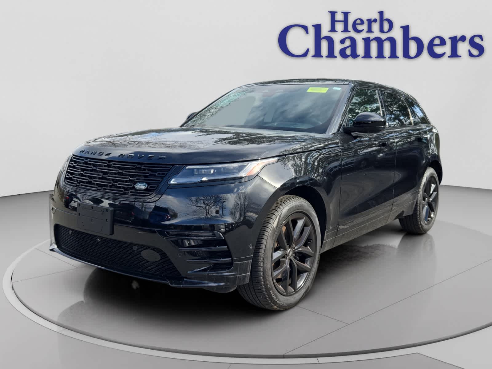 2025 Land Rover Range Rover Velar Dynamic SE