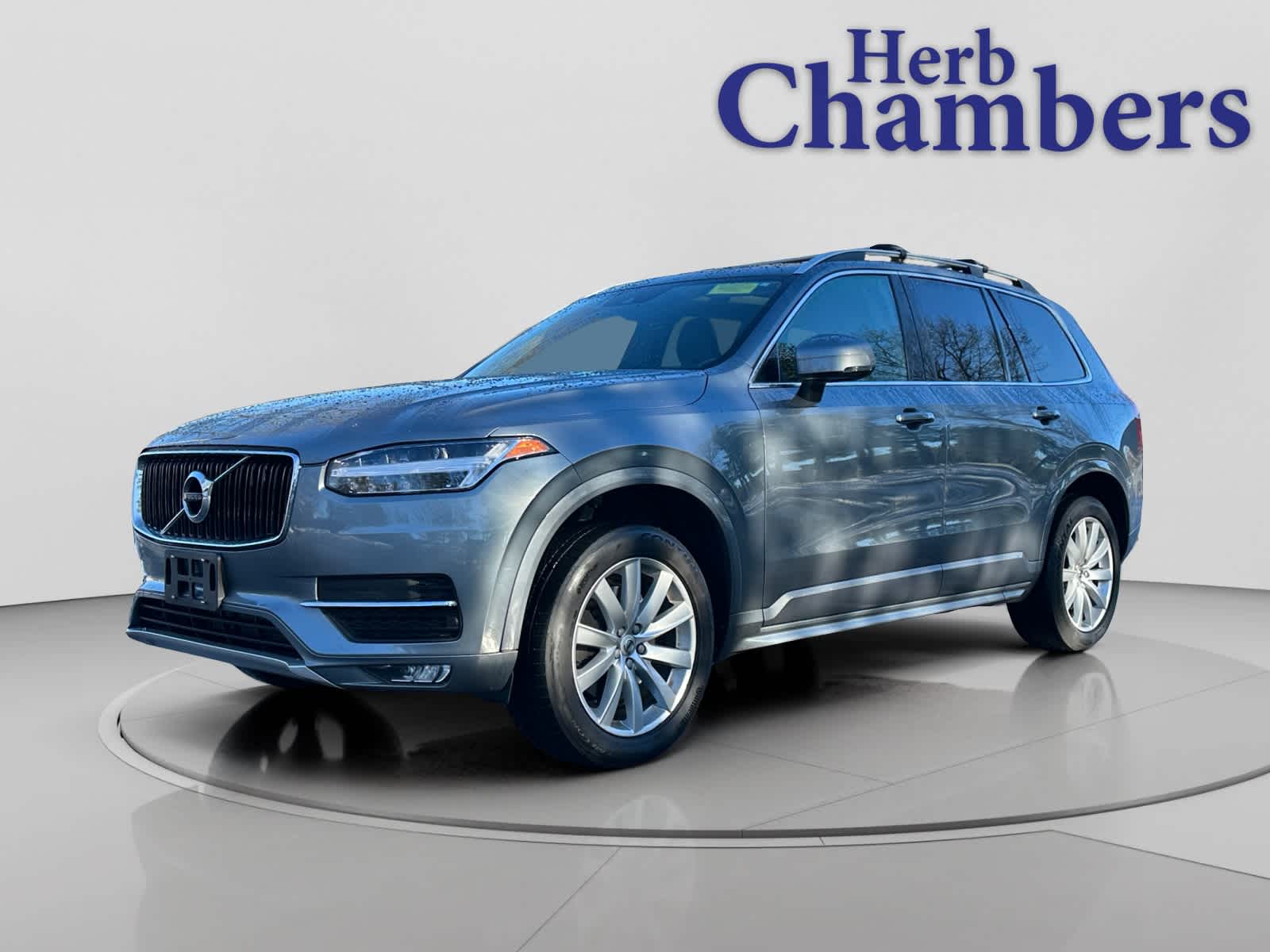 2019 Volvo XC90 Momentum's photo