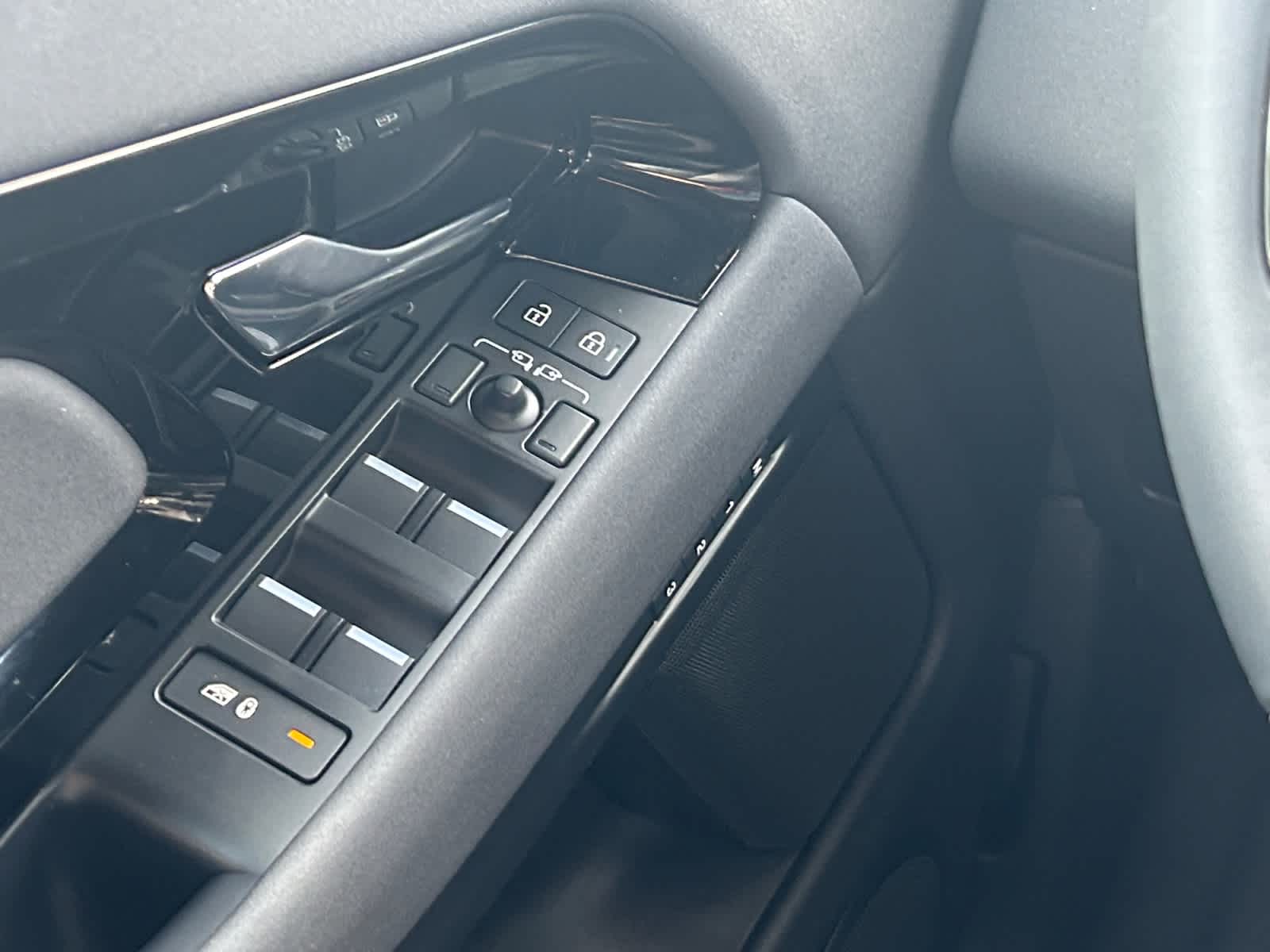 2024 Land Rover Range Rover Evoque Dynamic SE - Photo 15