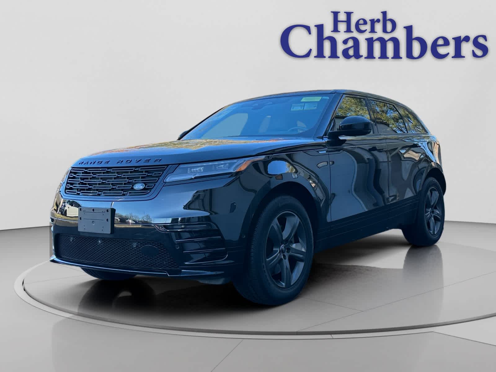 2025 Land Rover Range Rover Velar Dynamic SE