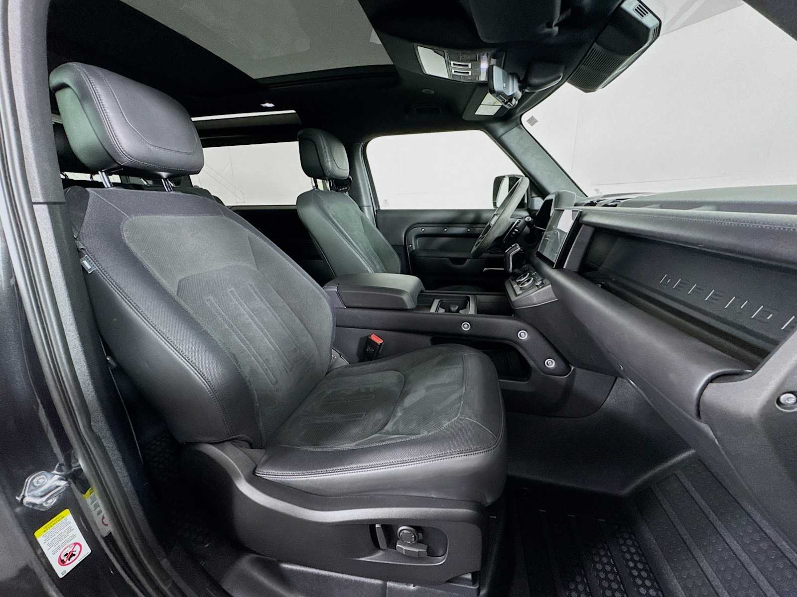 2023 Land Rover Defender V8 - Photo 17