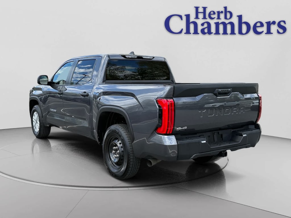 Used 2025 Toyota Tundra SR5 Crewmax 5.5 Bed (Natl) Truck