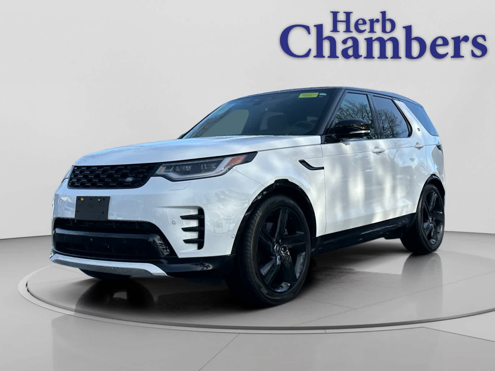 2024 Land Rover Discovery Dynamic SE's photo