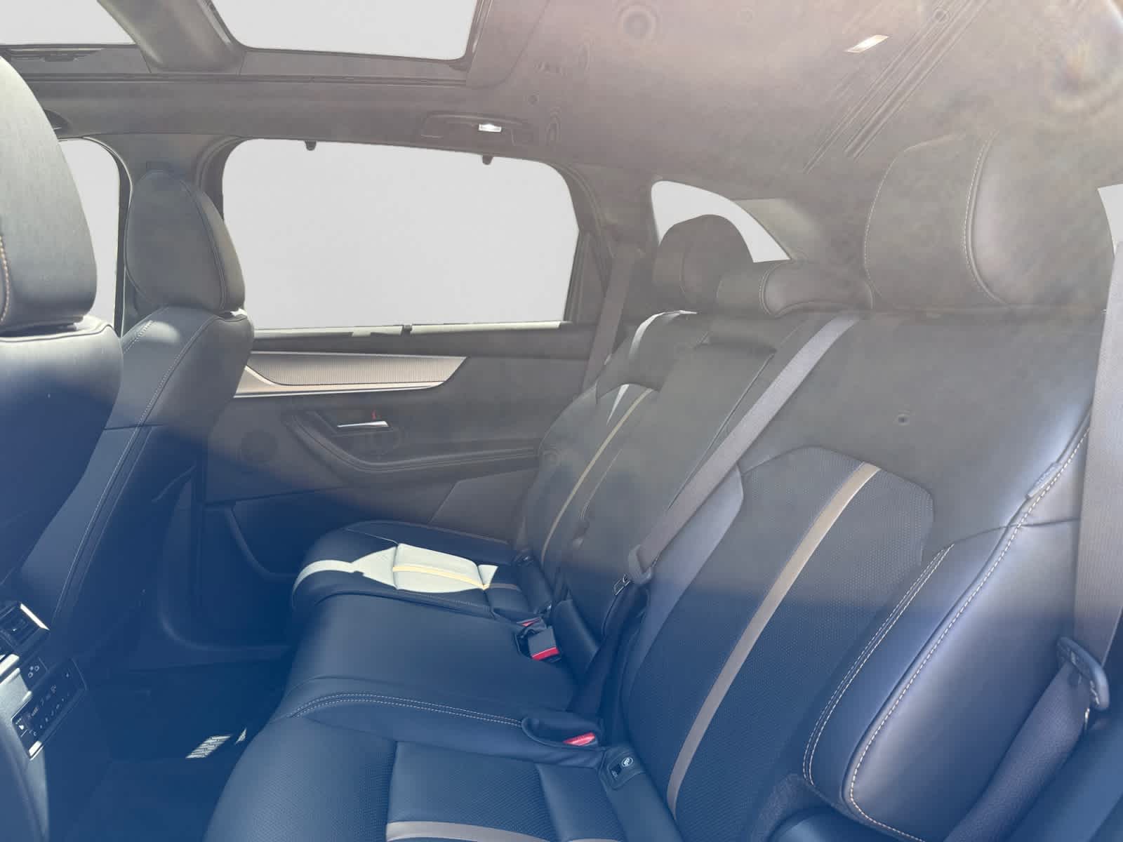 2025 Mazda CX-90 Premium Package - Photo 18