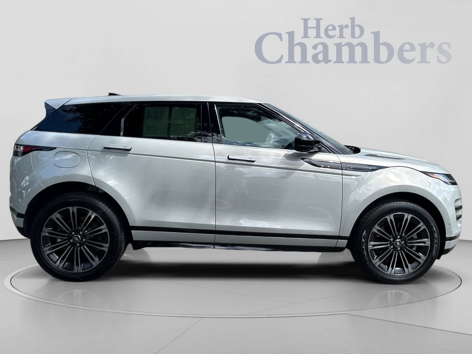 2026 Land Rover Range Rover Evoque Dynamic SE - Photo 5