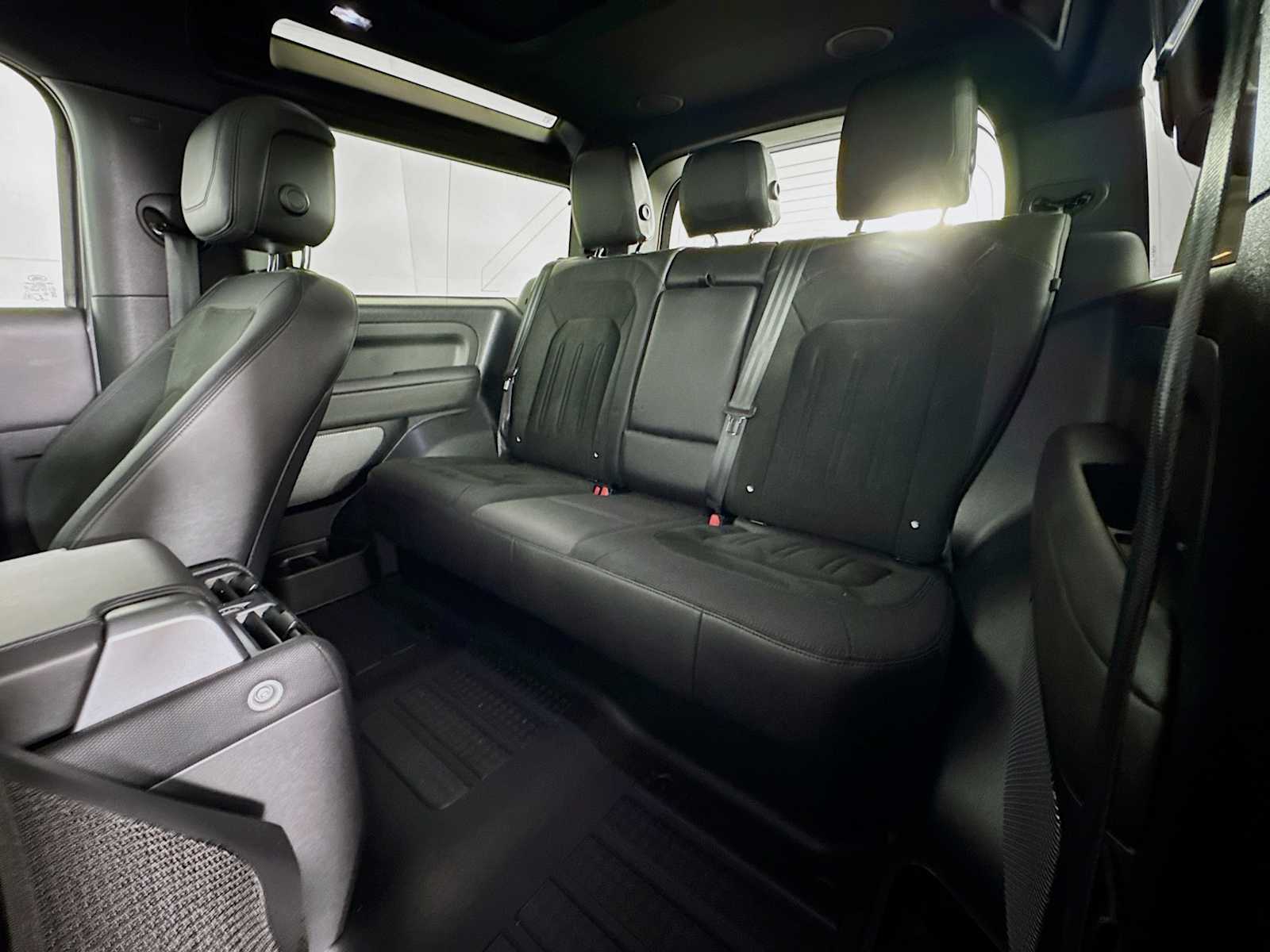 2023 Land Rover Defender V8 - Photo 16