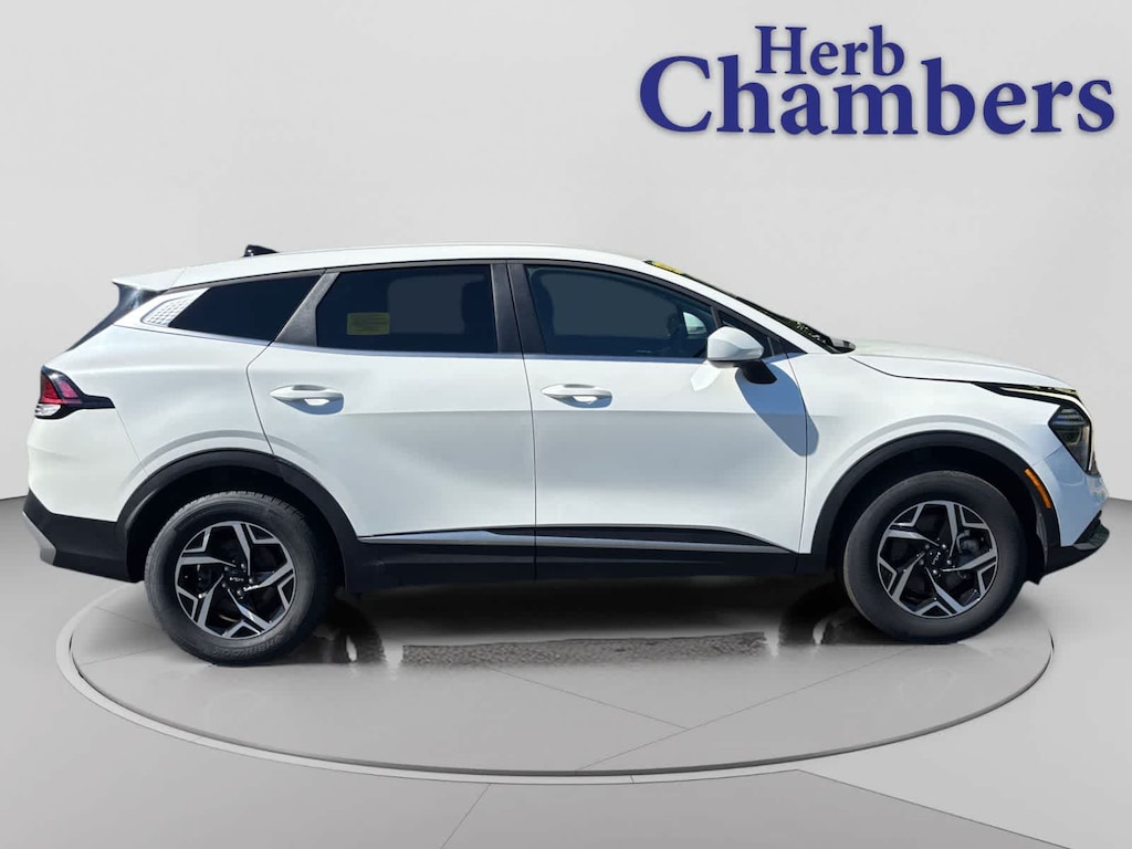 Used 2024 Kia Sportage LX SUV