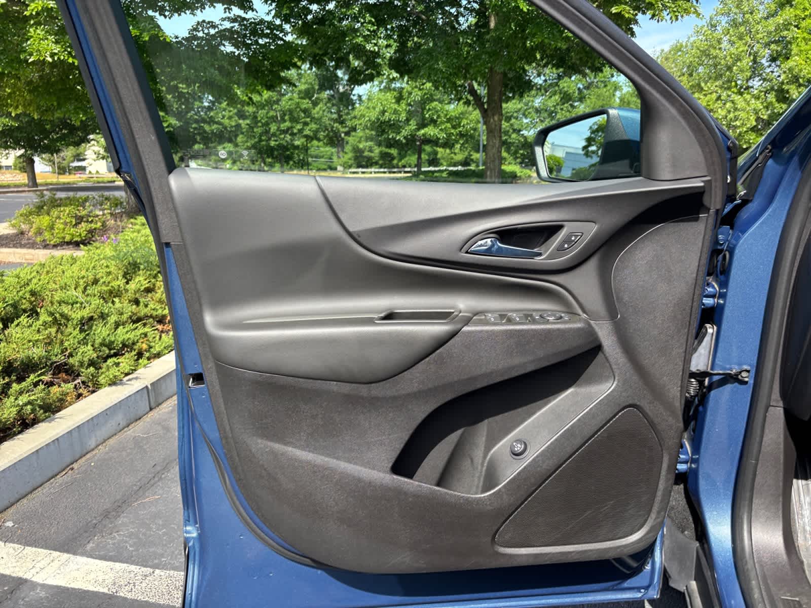 used 2024 Chevrolet Equinox car, priced at $24,999