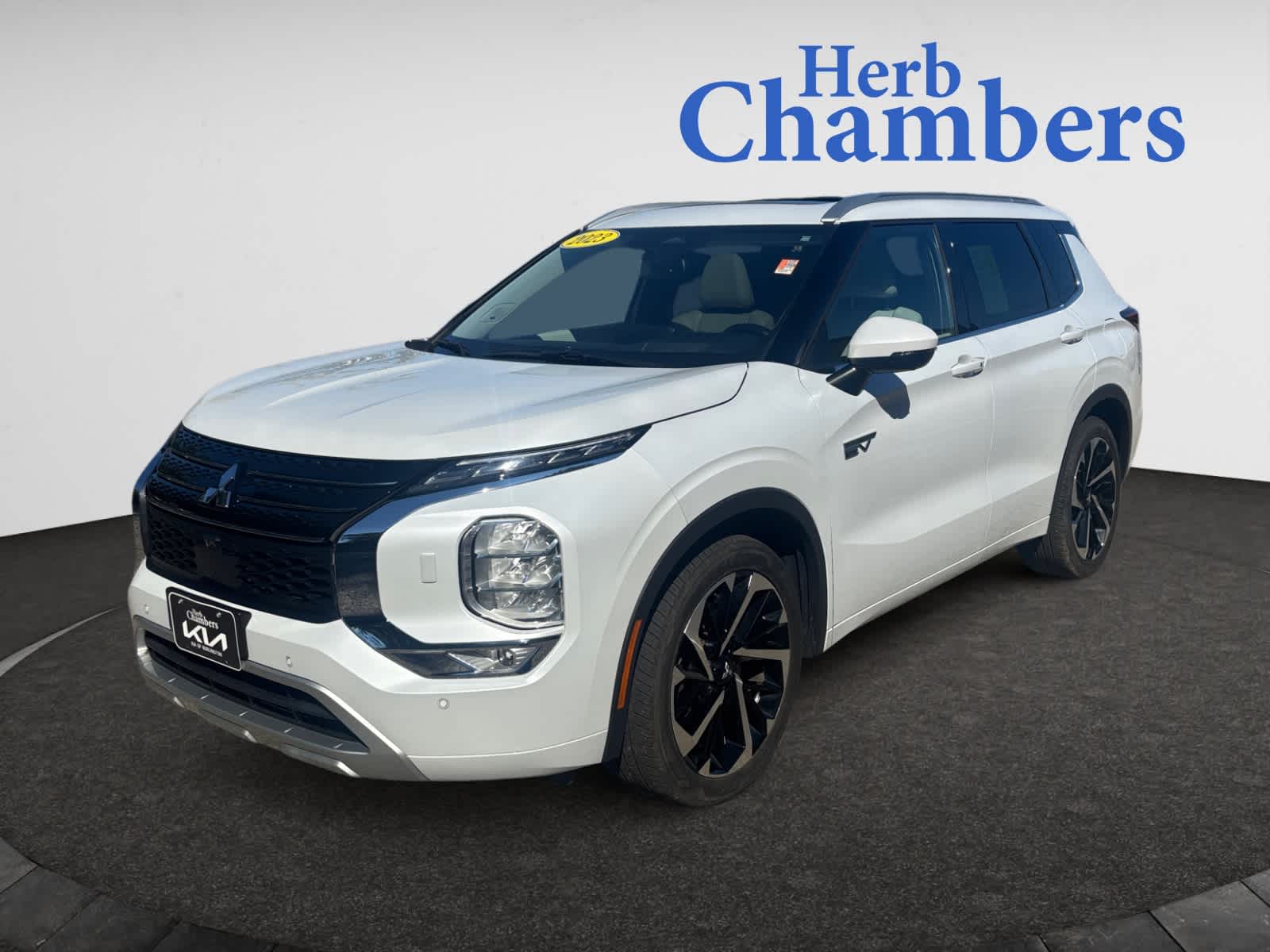 2023 Mitsubishi Outlander PHEV SEL photo 4