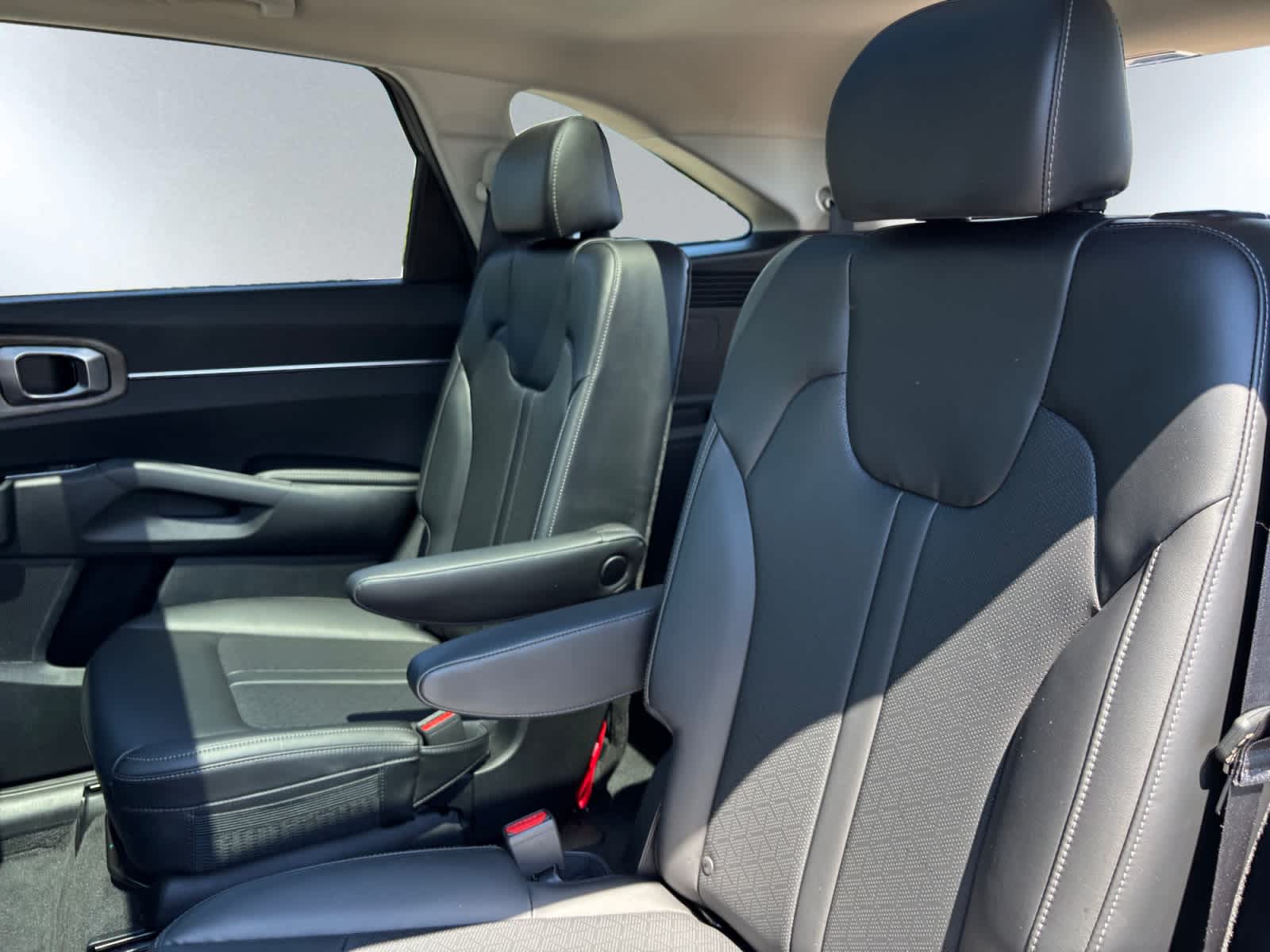 used 2023 Kia Sorento car, priced at $31,999