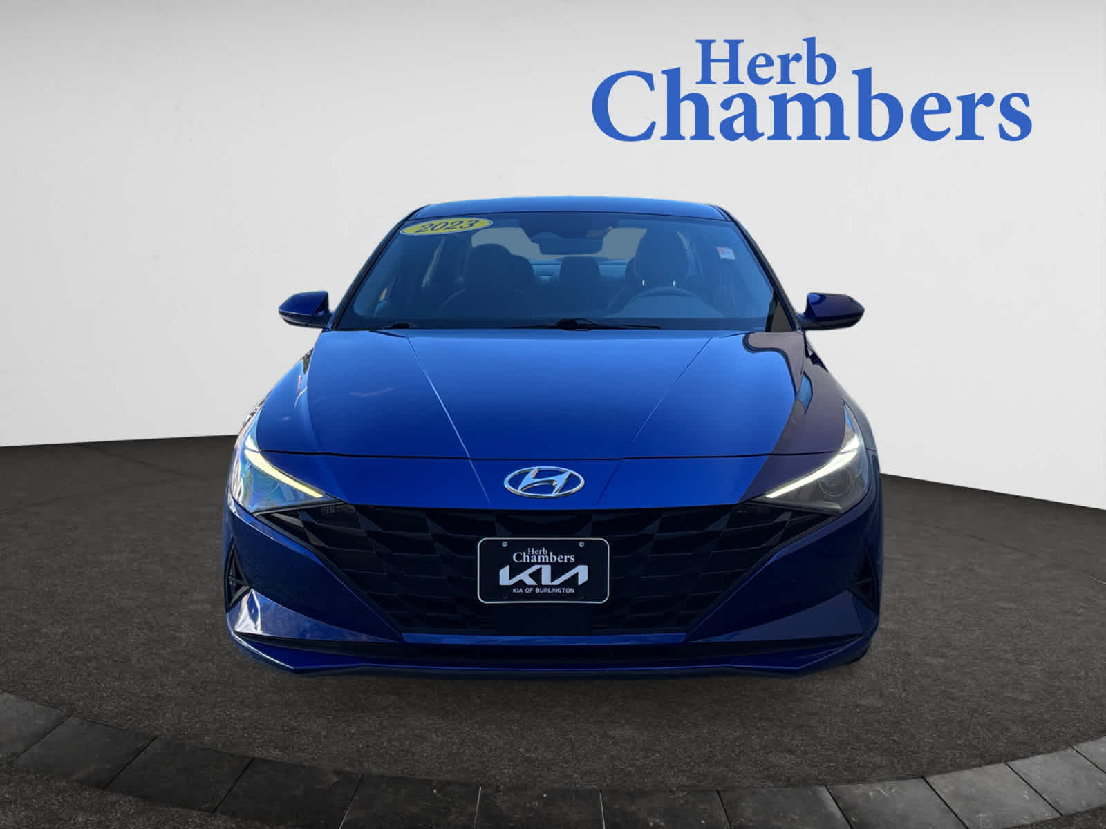 2023 Hyundai Elantra SEL Convenience photo 2