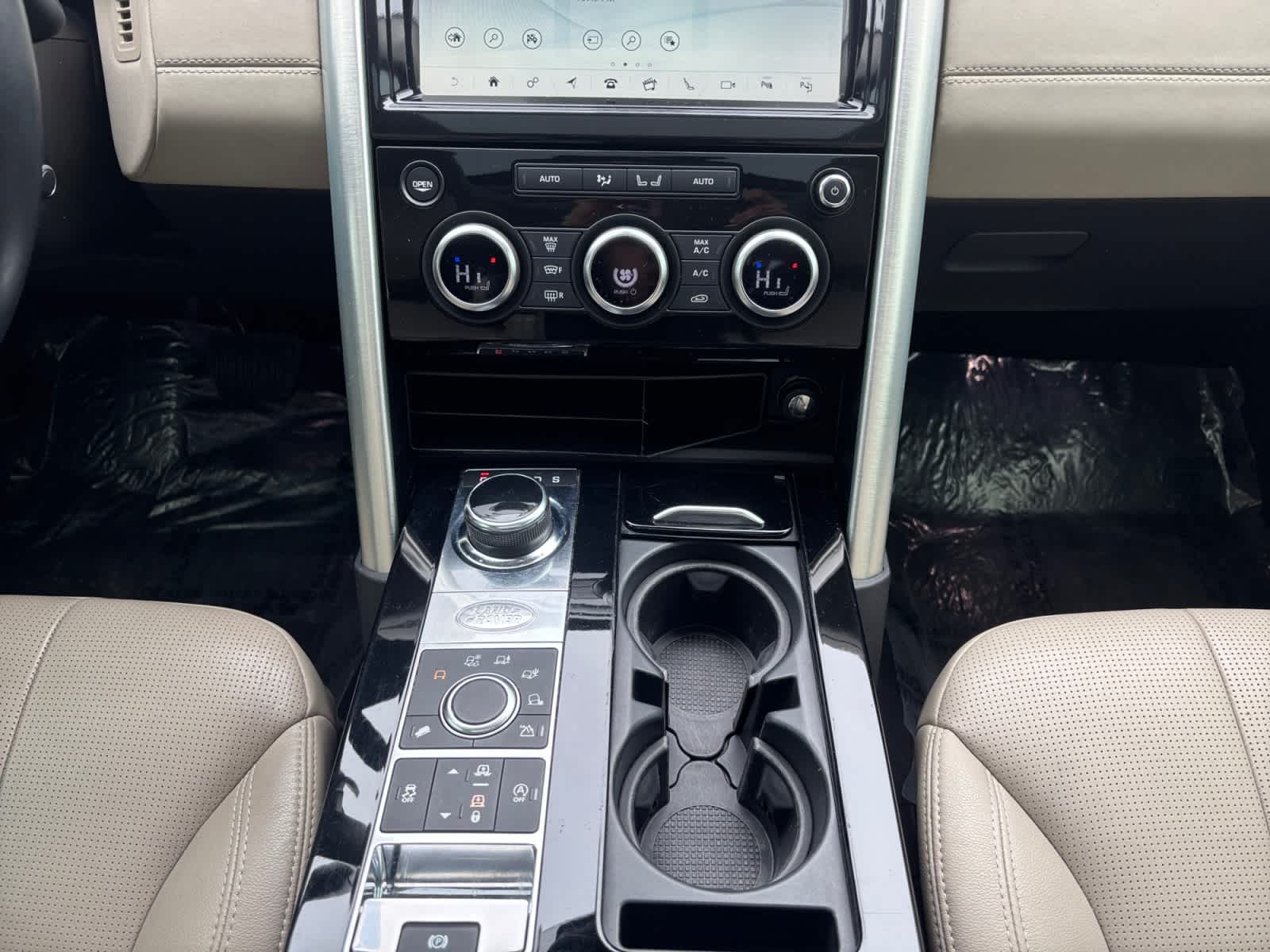 used 2019 Land Rover Discovery car, priced at $21,215