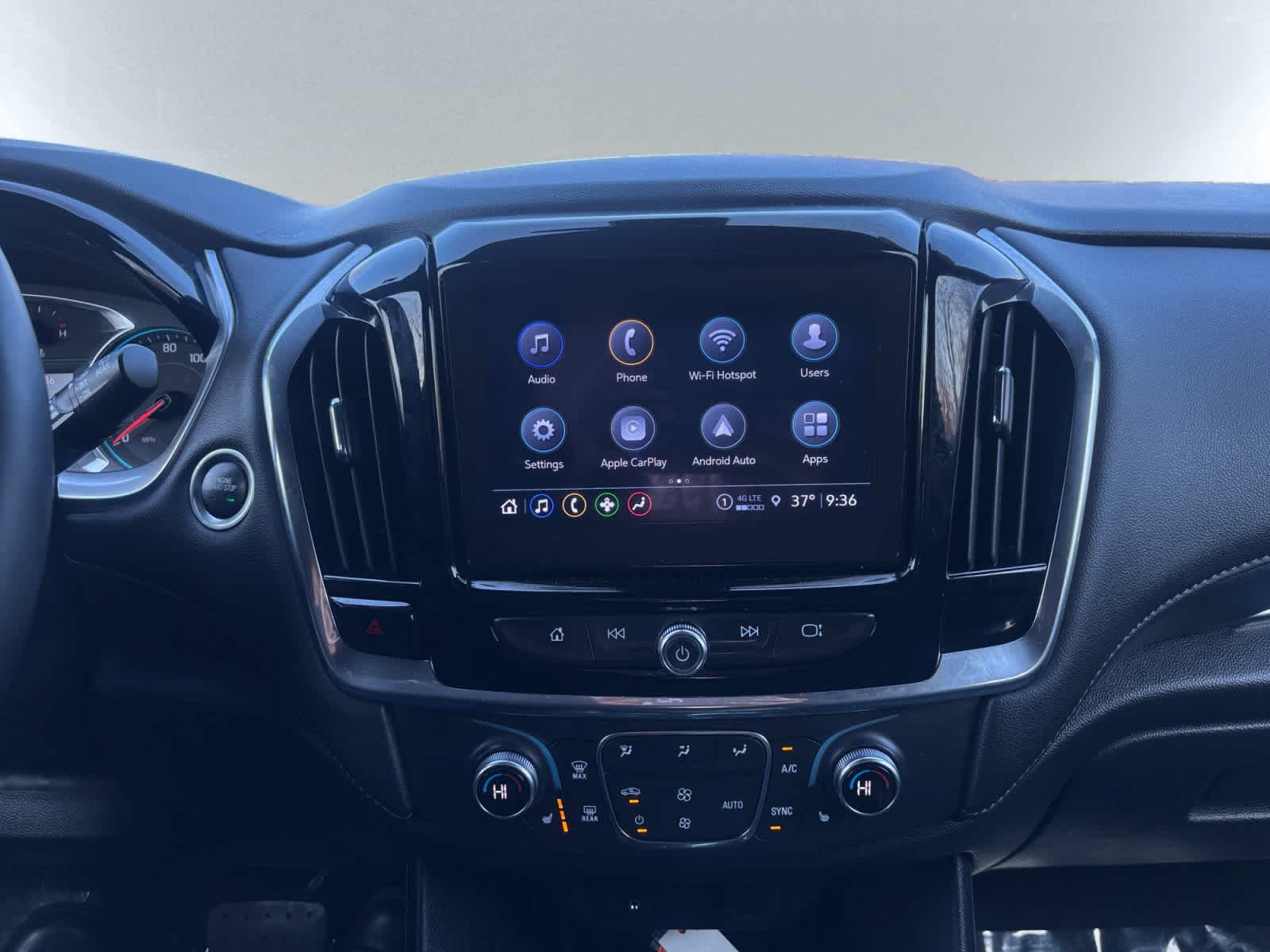 used 2023 Chevrolet Traverse car, priced at $23,999