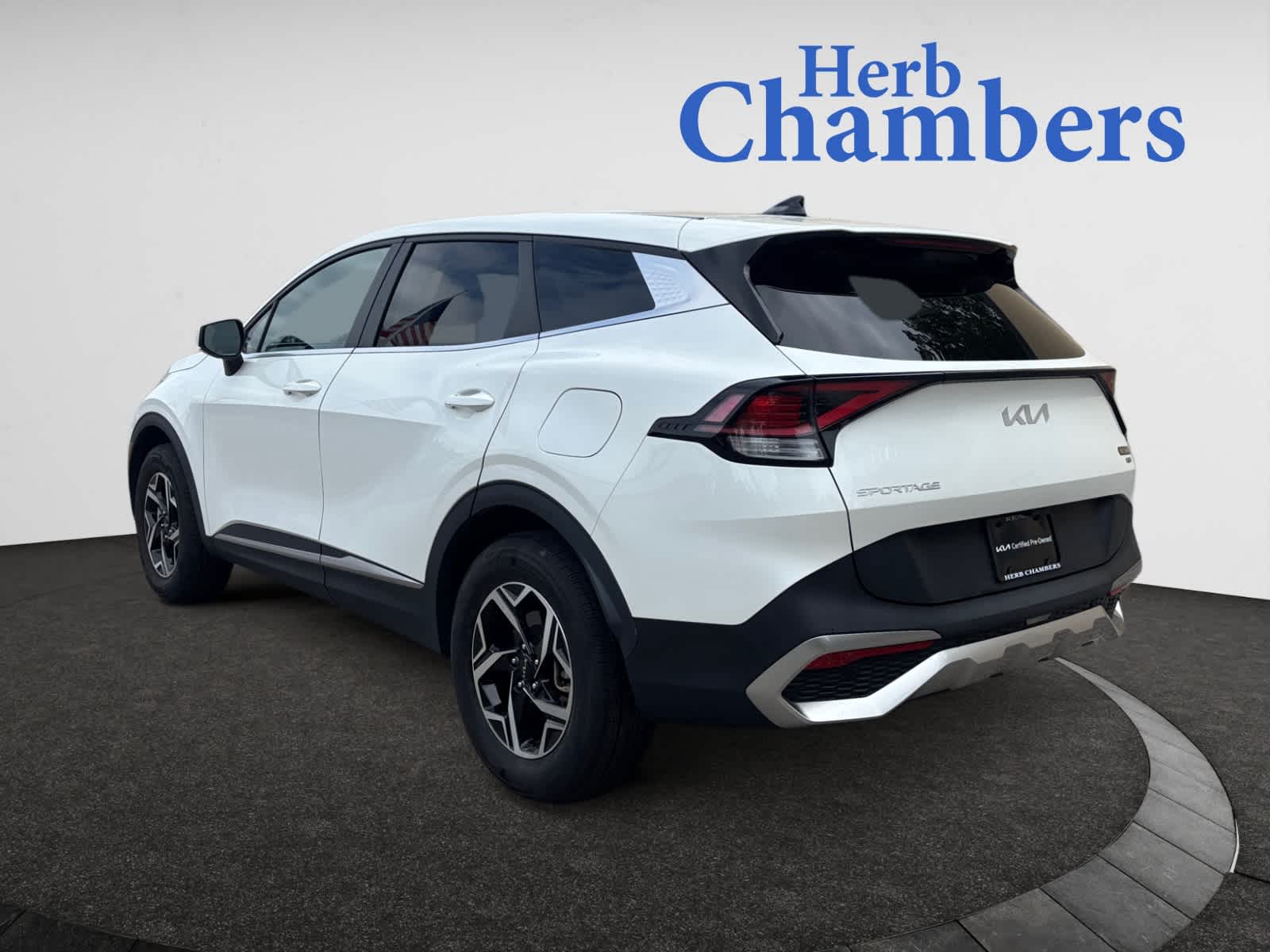 2023 Kia Sportage LX photo 3