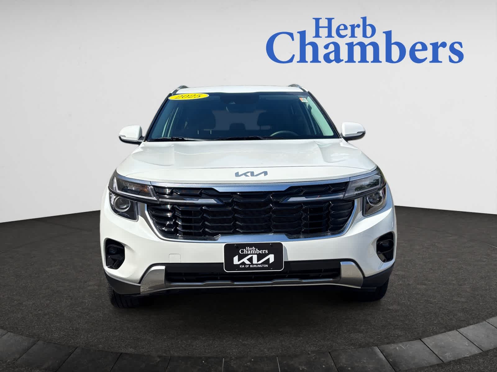 2025 Kia Seltos EX photo 2
