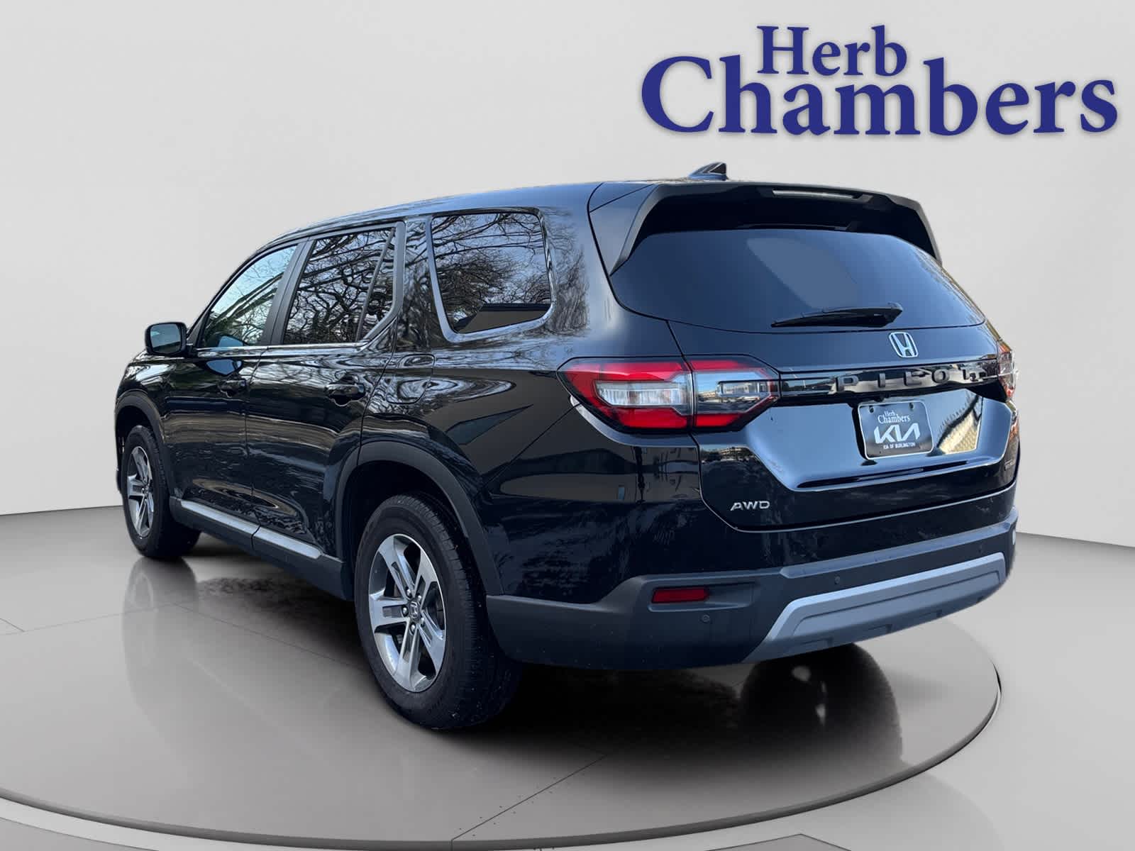 2024 Honda Pilot EX-L photo 2