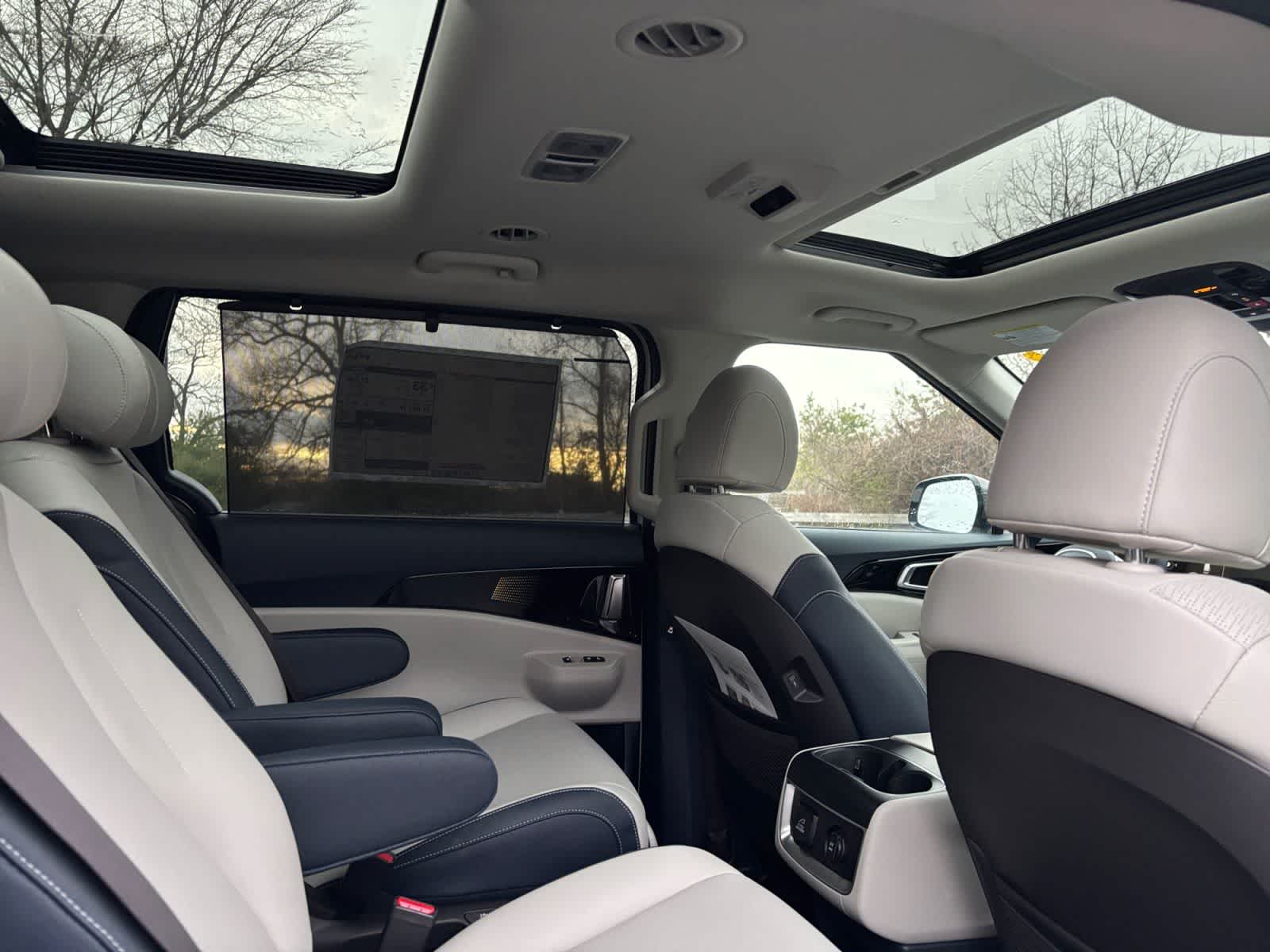 2025 Kia Carnival SX Prestige - Photo 17