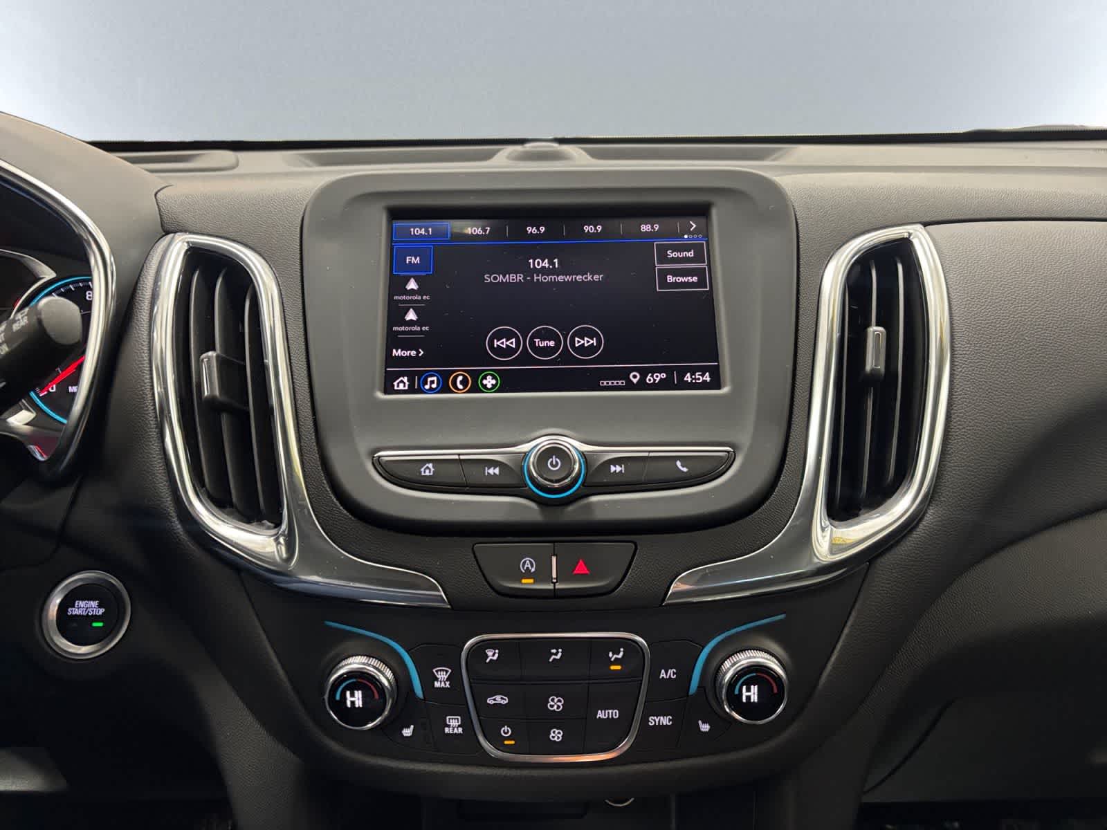 used 2024 Chevrolet Equinox car, priced at $24,999