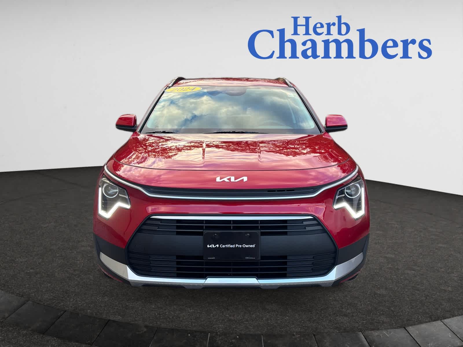 2024 Kia Niro LX photo 2