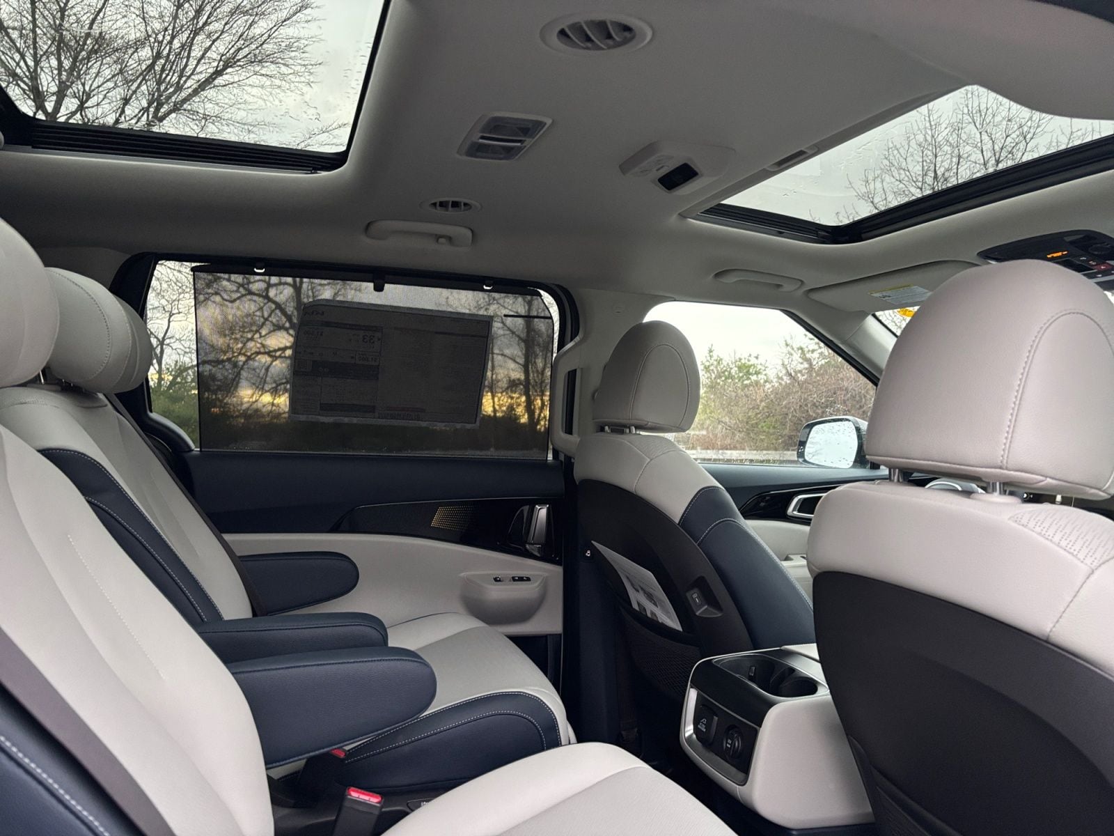 used 2025 Kia Carnival Hybrid car, priced at $49,998
