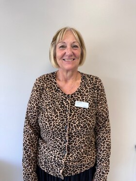 Staff member Catherine Johnson from ID_541442