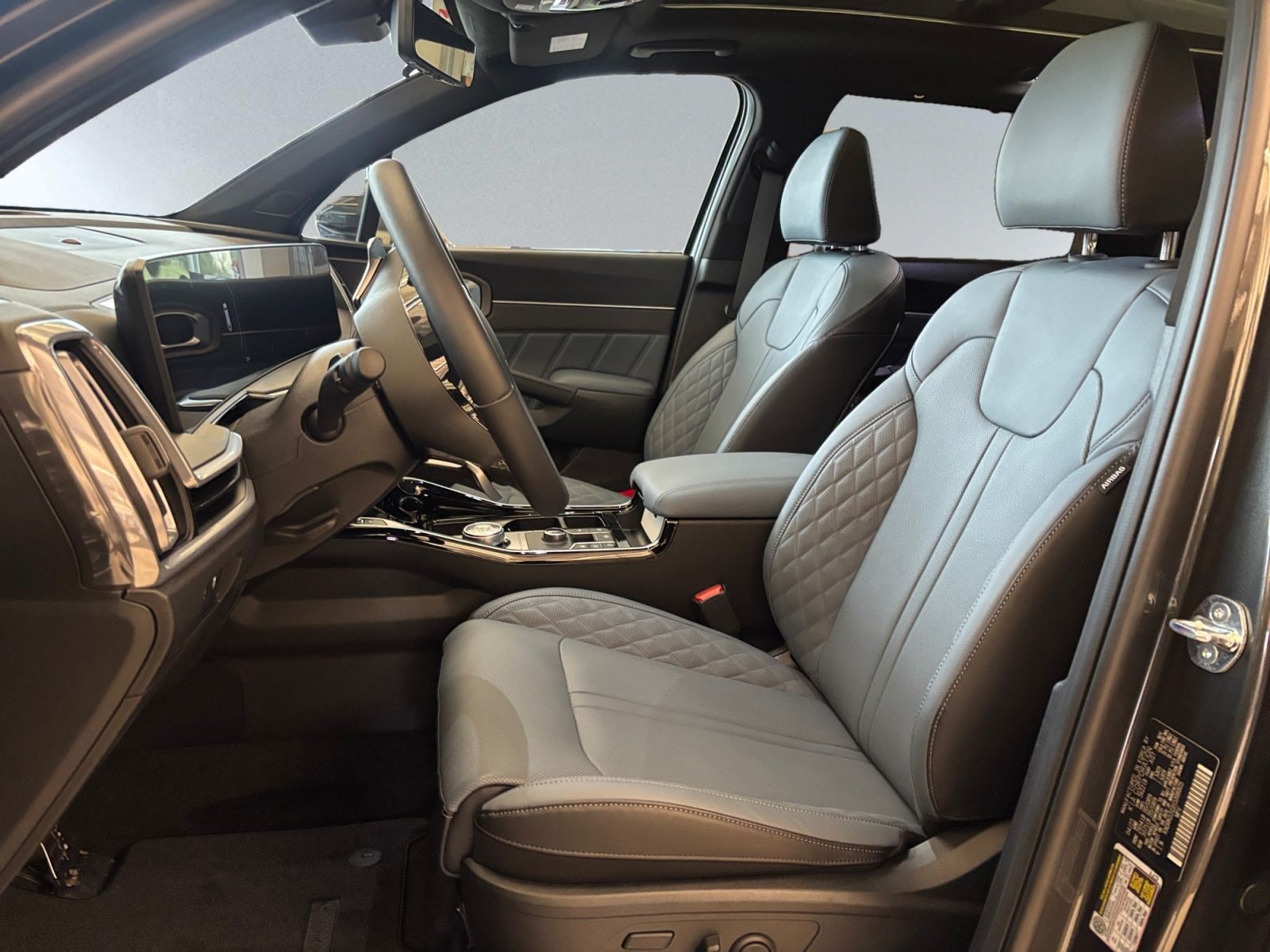 used 2025 Kia Sorento Hybrid car, priced at $44,998