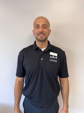 Staff member Dany Elnar from ID_541442