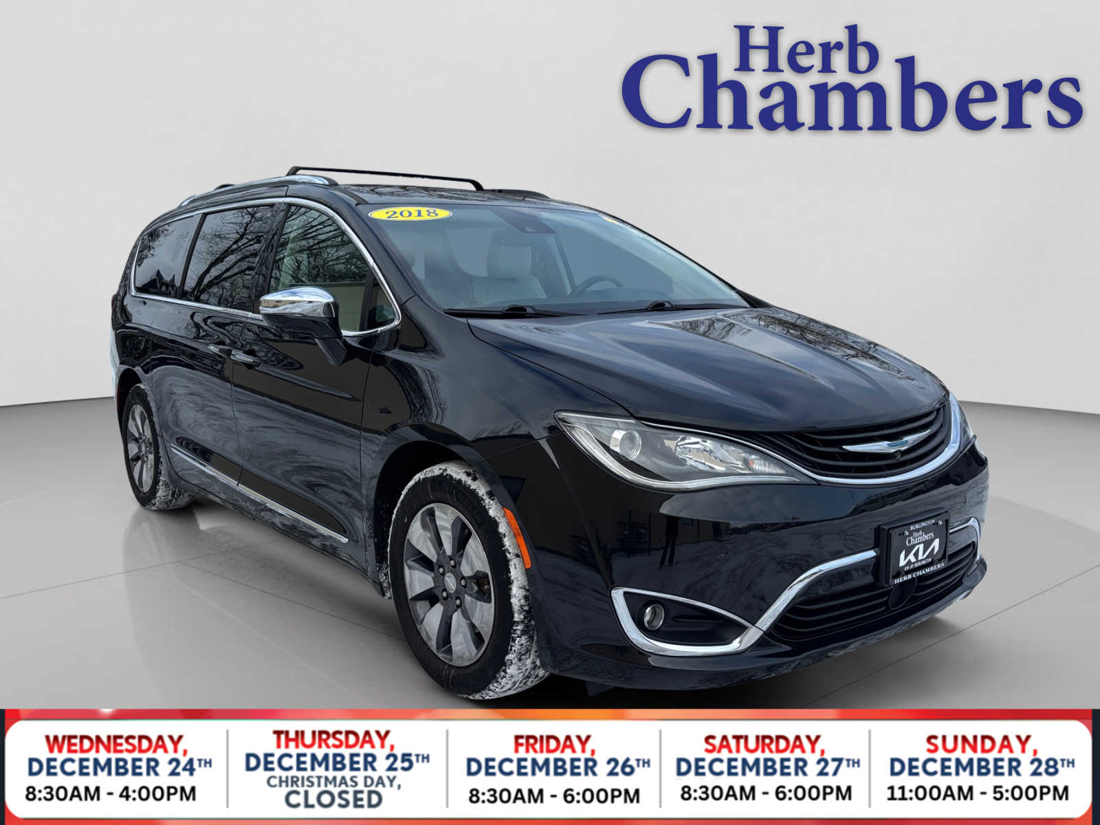 2018 Chrysler Pacifica Hybrid Limited's photo