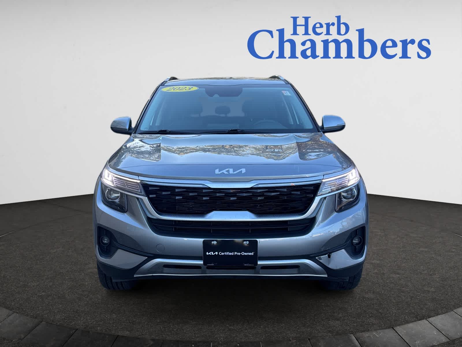 2023 Kia Seltos S photo 2