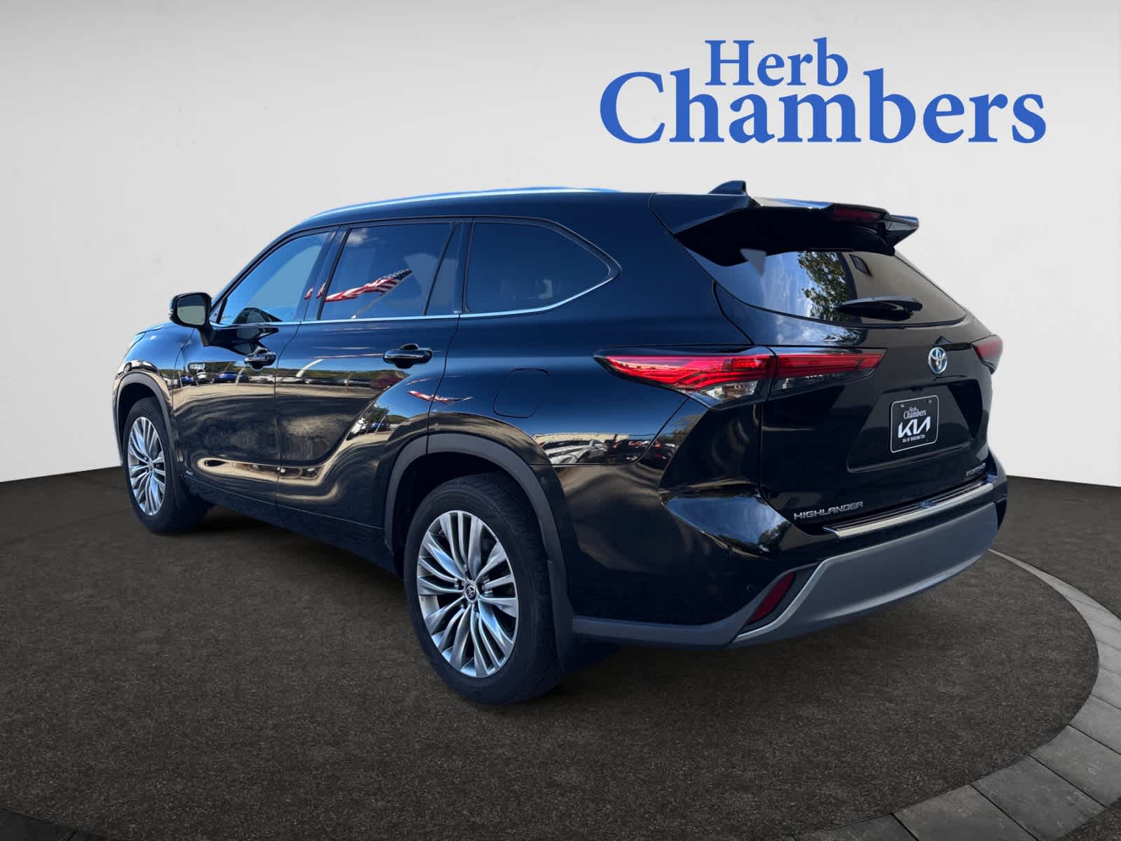 2021 Toyota Highlander Hybrid Platinum photo 3