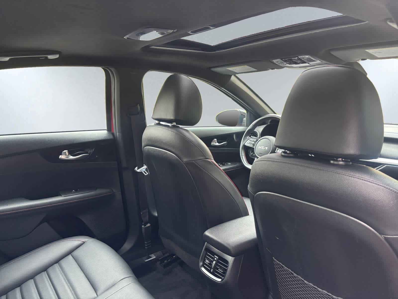 2023 Kia Forte GT - Photo 15