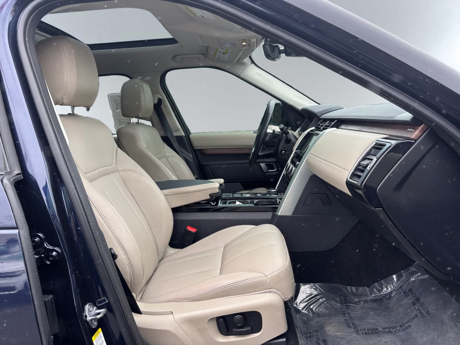 used 2019 Land Rover Discovery car, priced at $21,215