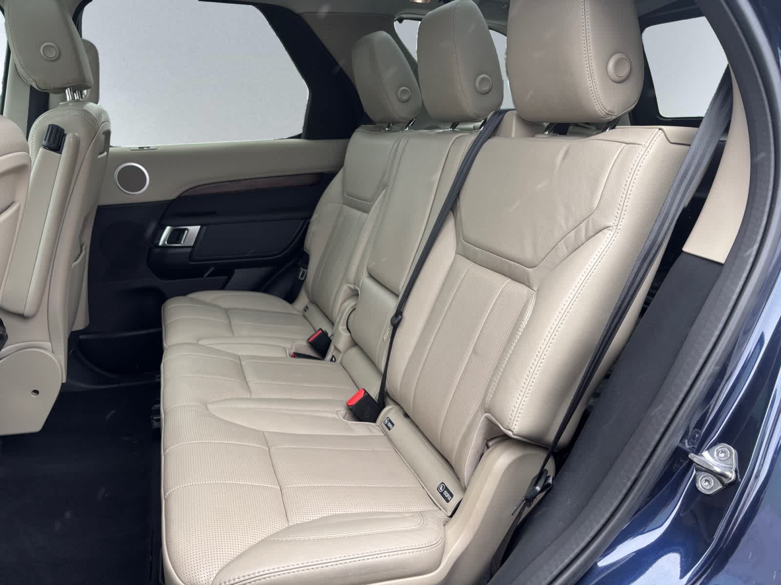 used 2019 Land Rover Discovery car, priced at $21,215