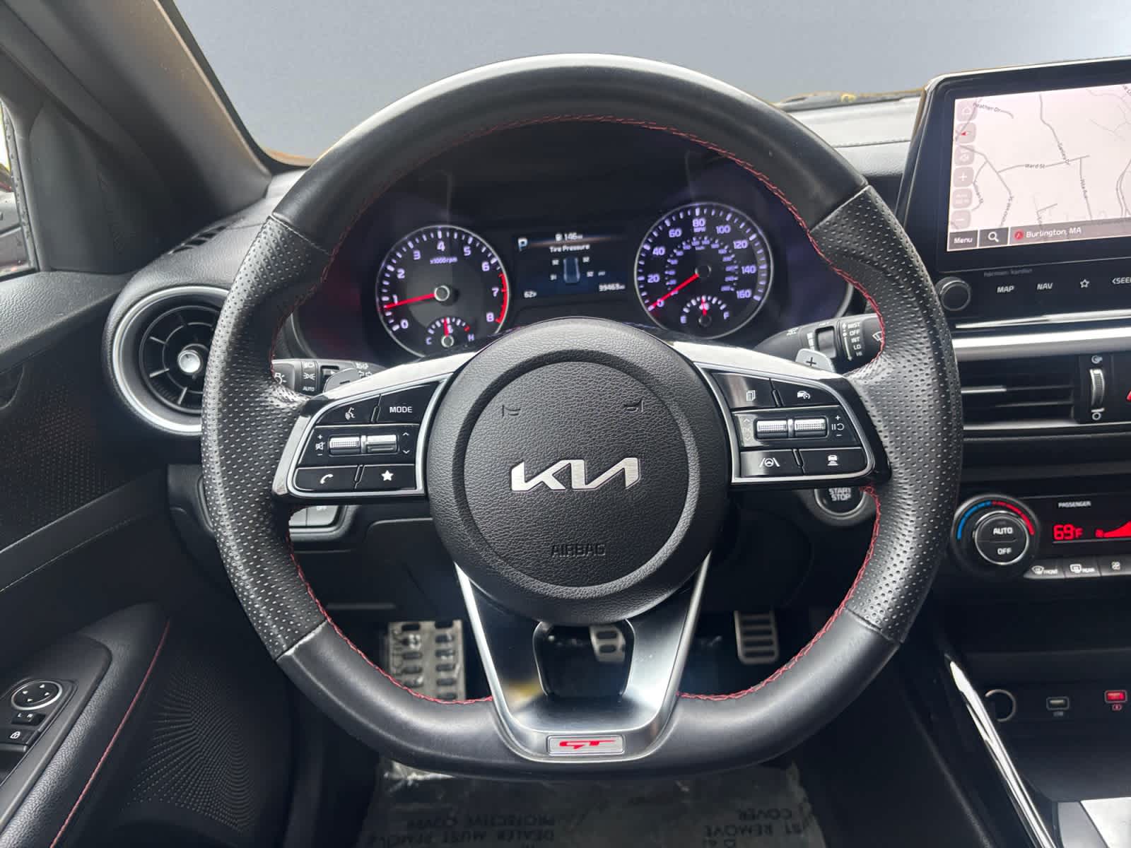 2023 Kia Forte GT - Photo 11
