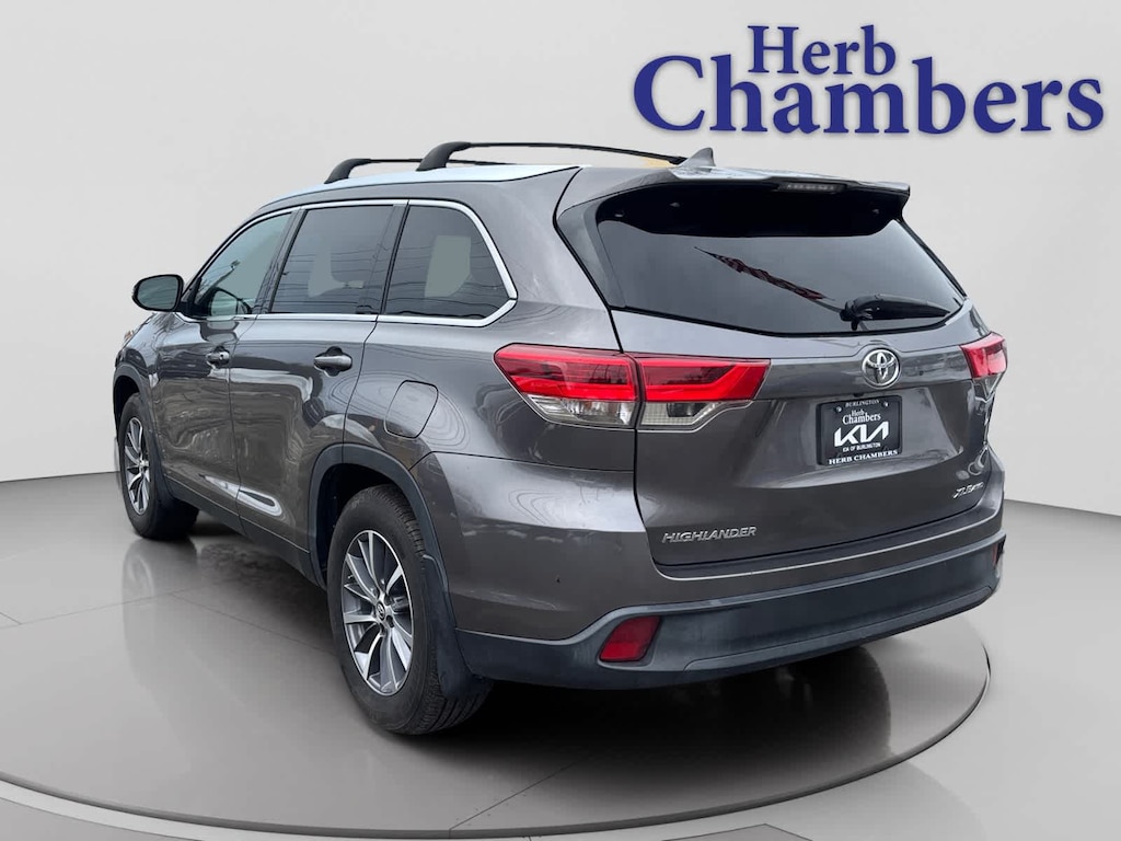 Used 2019 Toyota Highlander XLE V6 SUV
