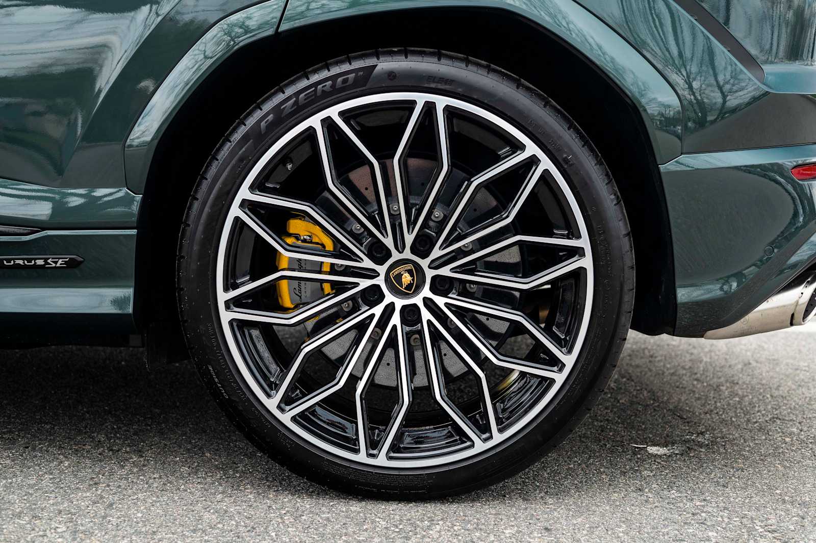 2025 Lamborghini Urus SE - Photo 19