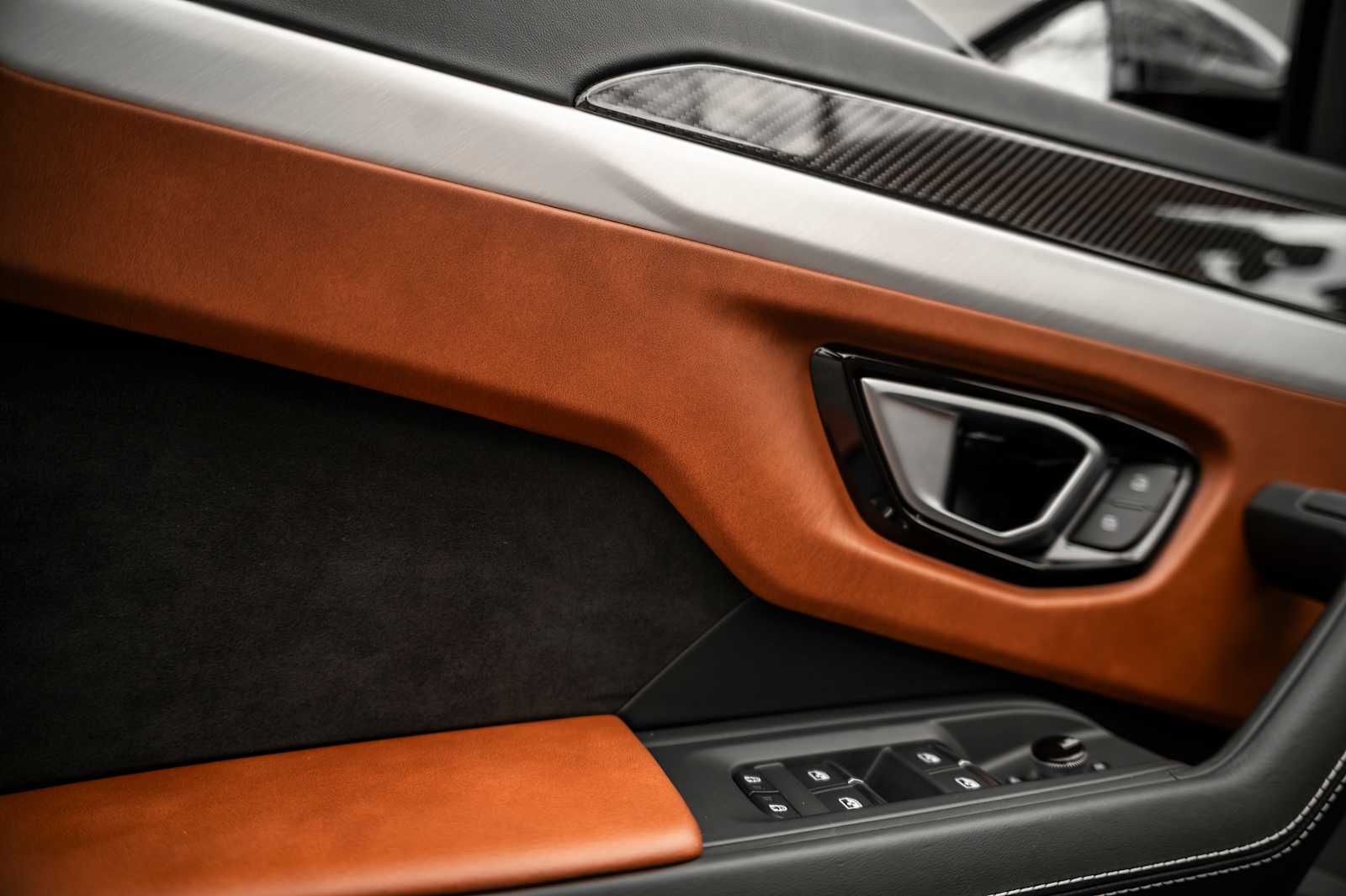 used 2024 Lamborghini Urus car, priced at $256,877