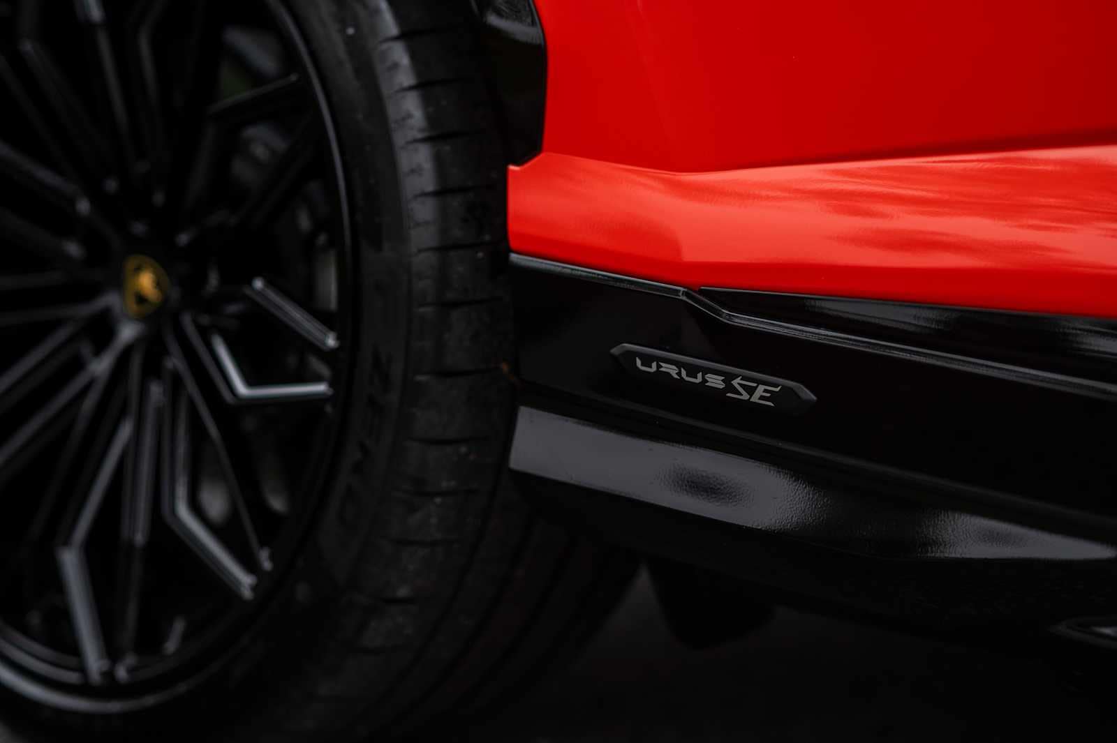 2025 Lamborghini Urus SE - Photo 16