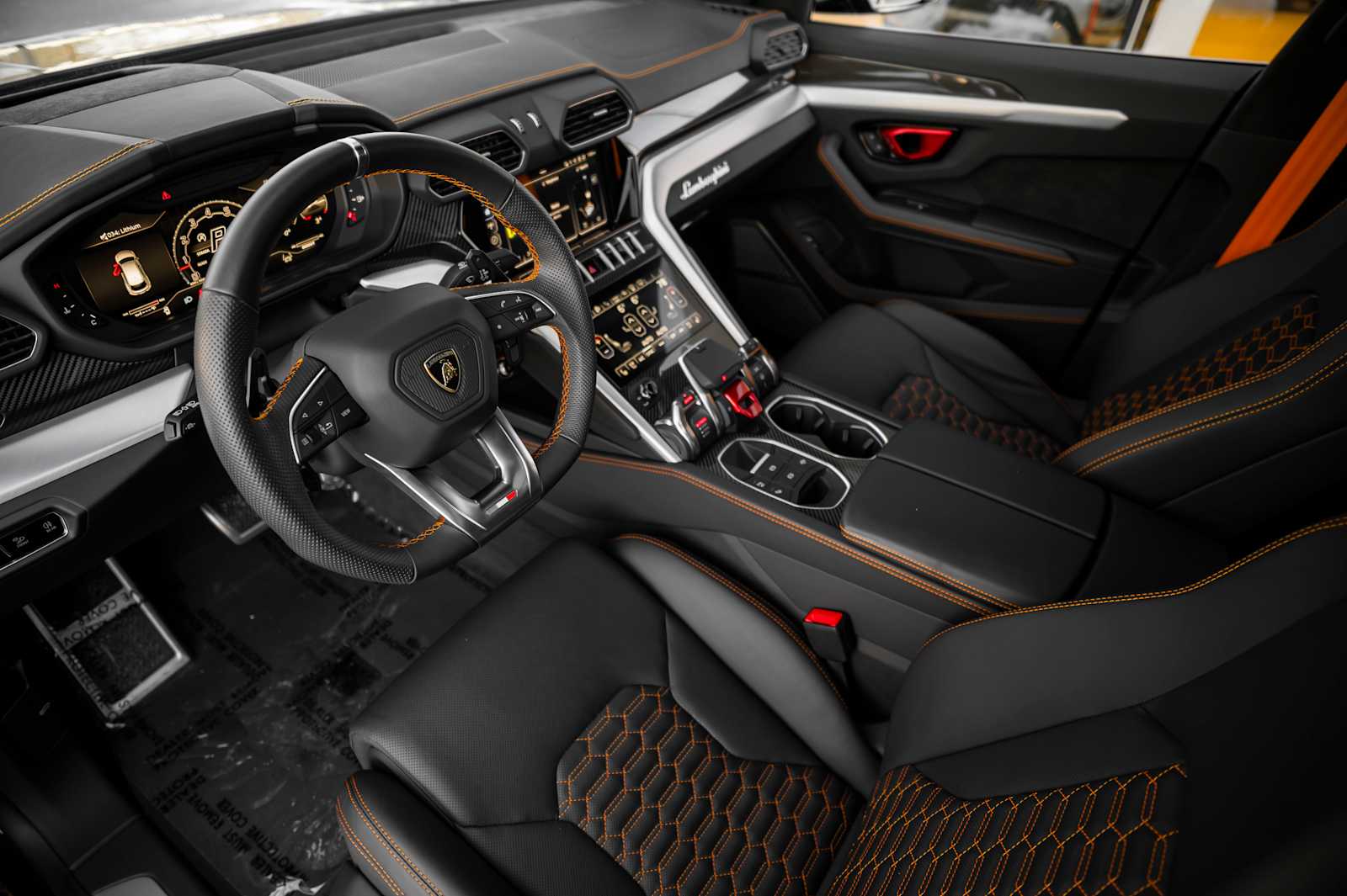 used 2024 Lamborghini Urus car, priced at $265,988