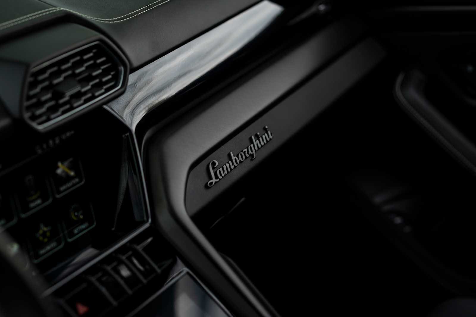 2023 Lamborghini Urus S - Photo 22