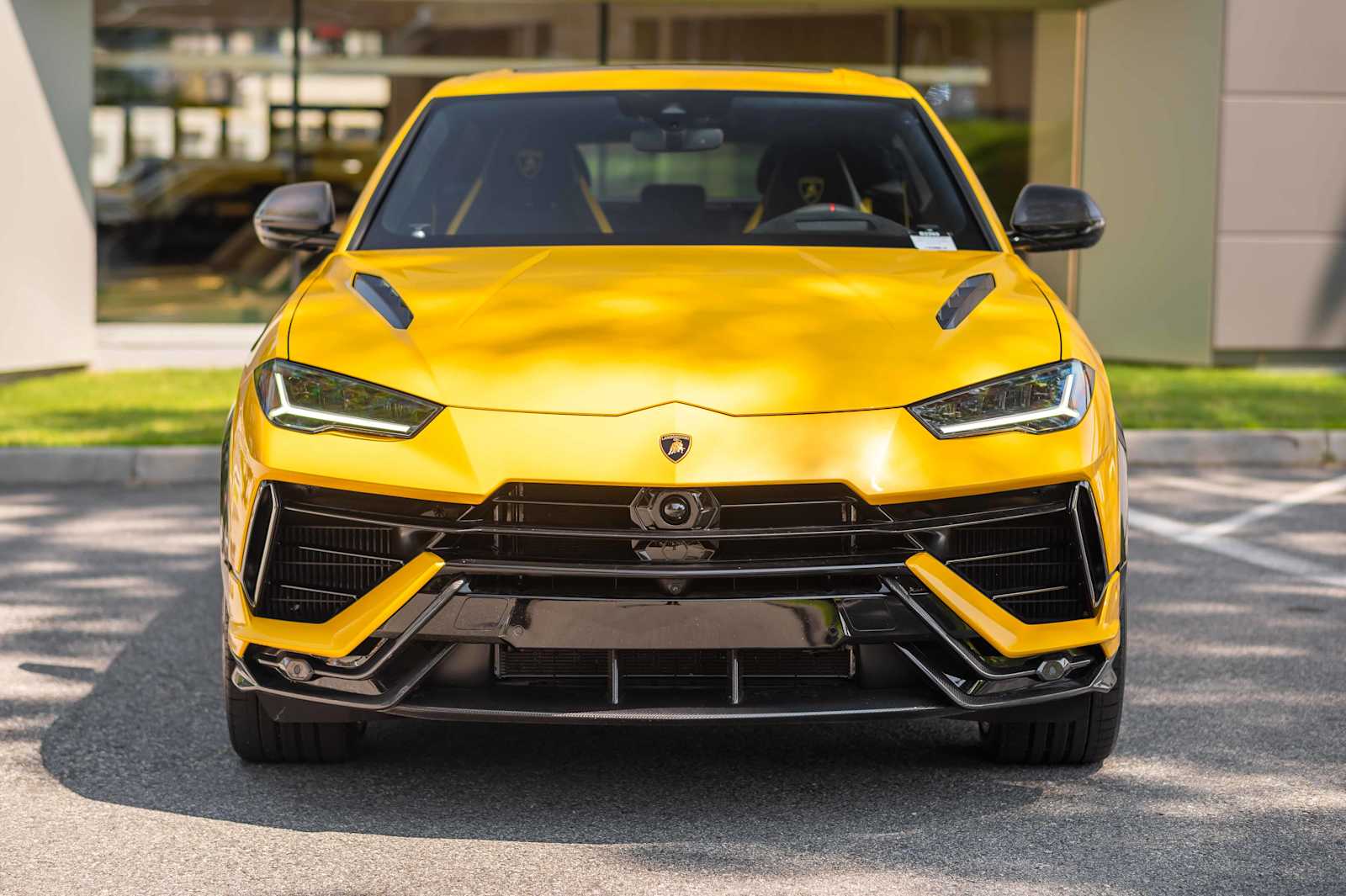 2024 Lamborghini Urus Performante photo 2