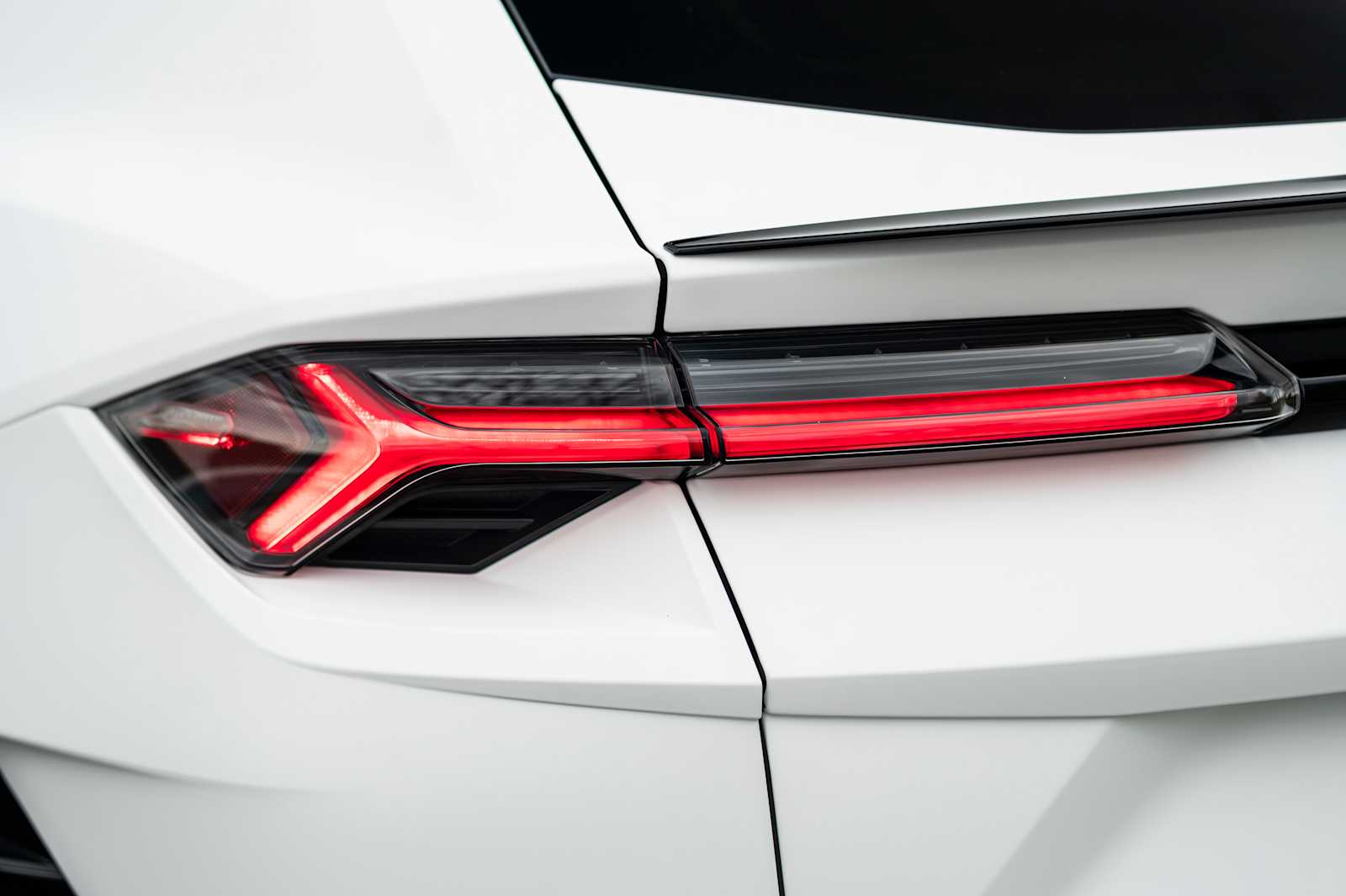 2023 Lamborghini Urus S - Photo 11