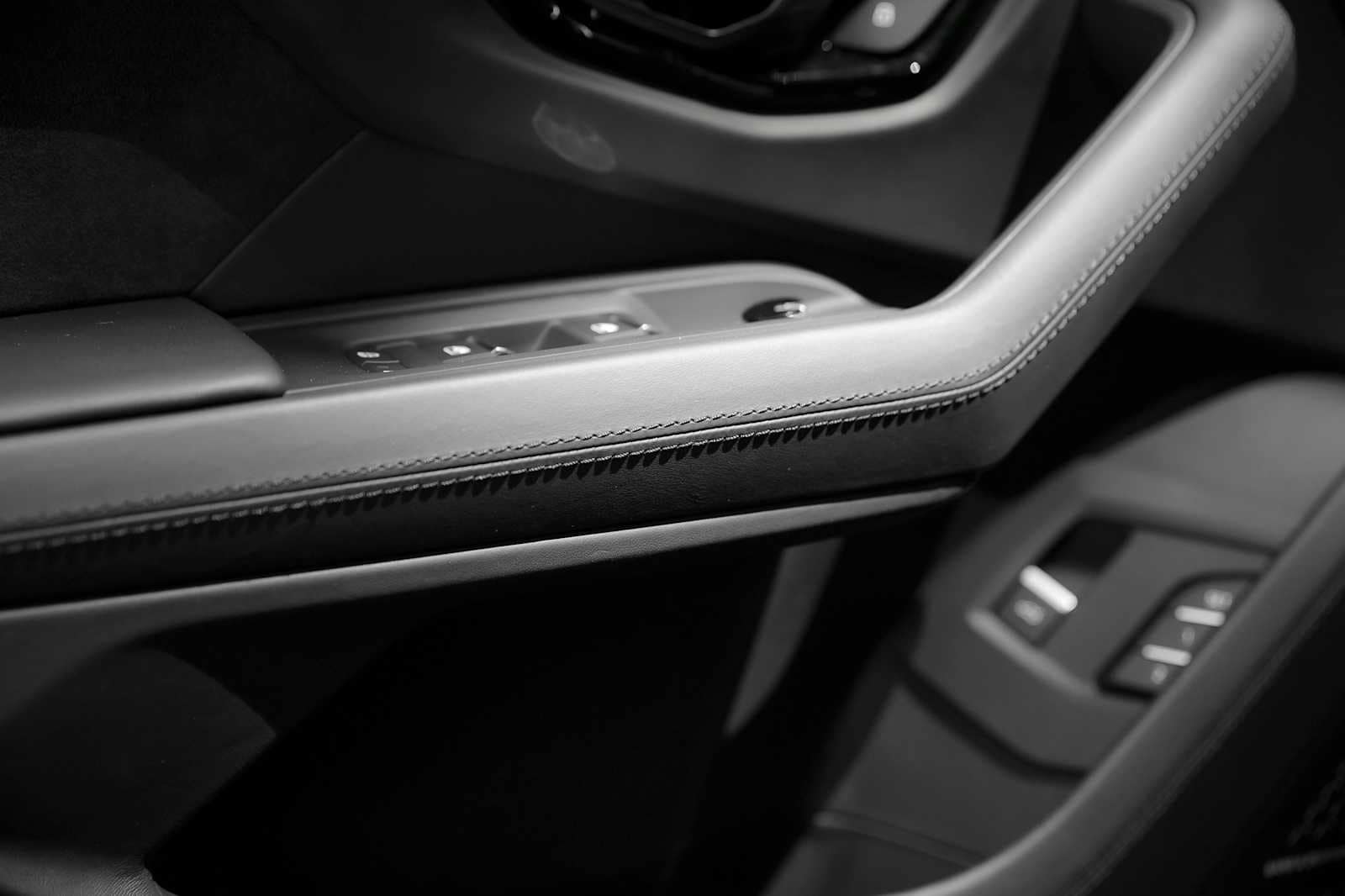 2024 Lamborghini Urus S - Photo 25