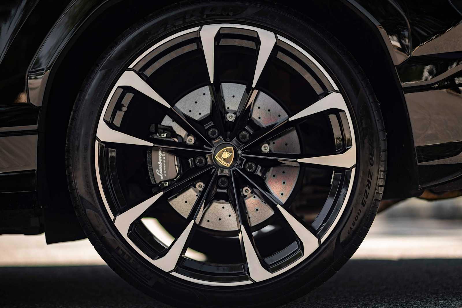 used 2021 Lamborghini Urus car, priced at $198,900