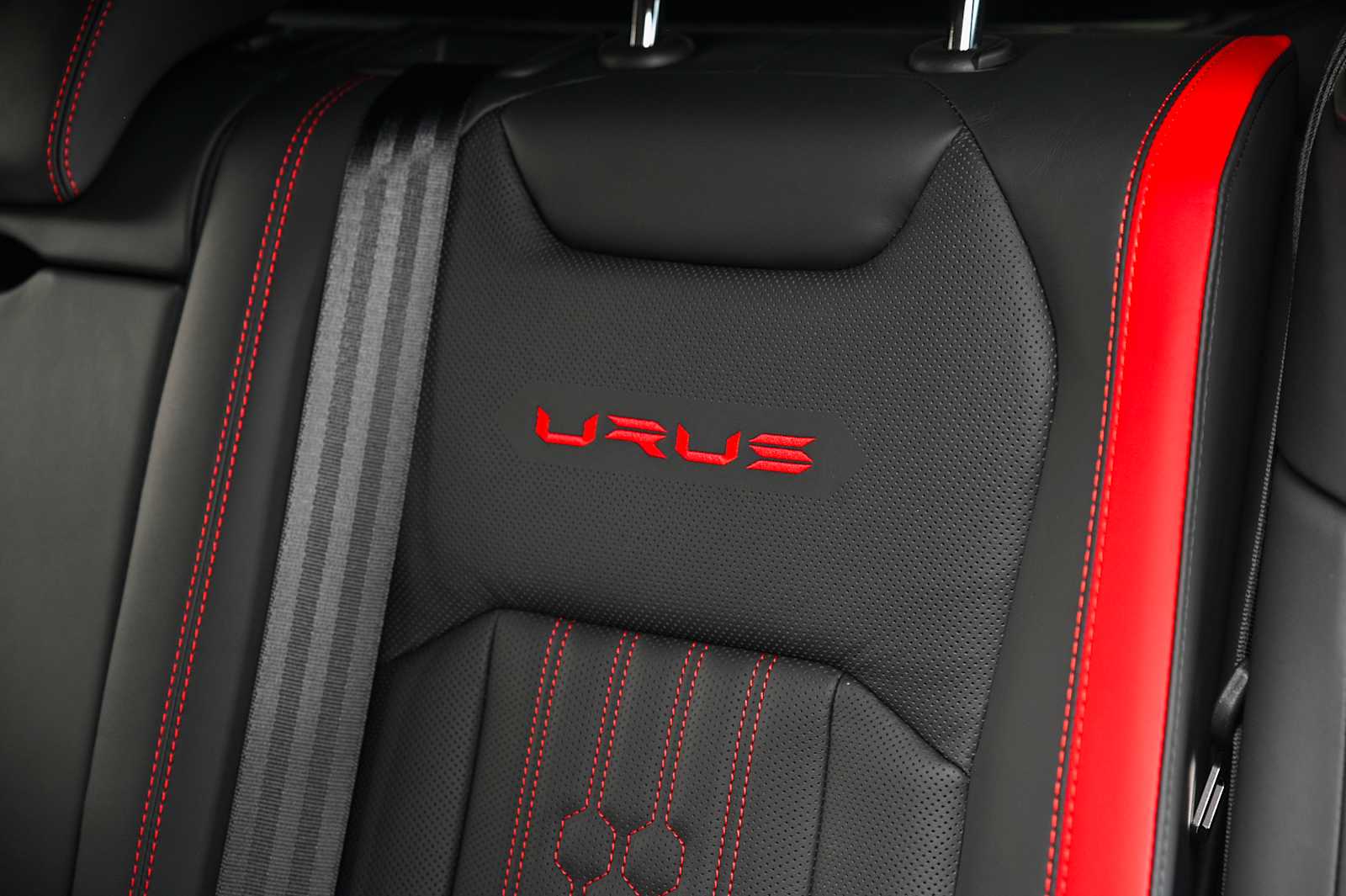 2024 Lamborghini Urus S - Photo 41