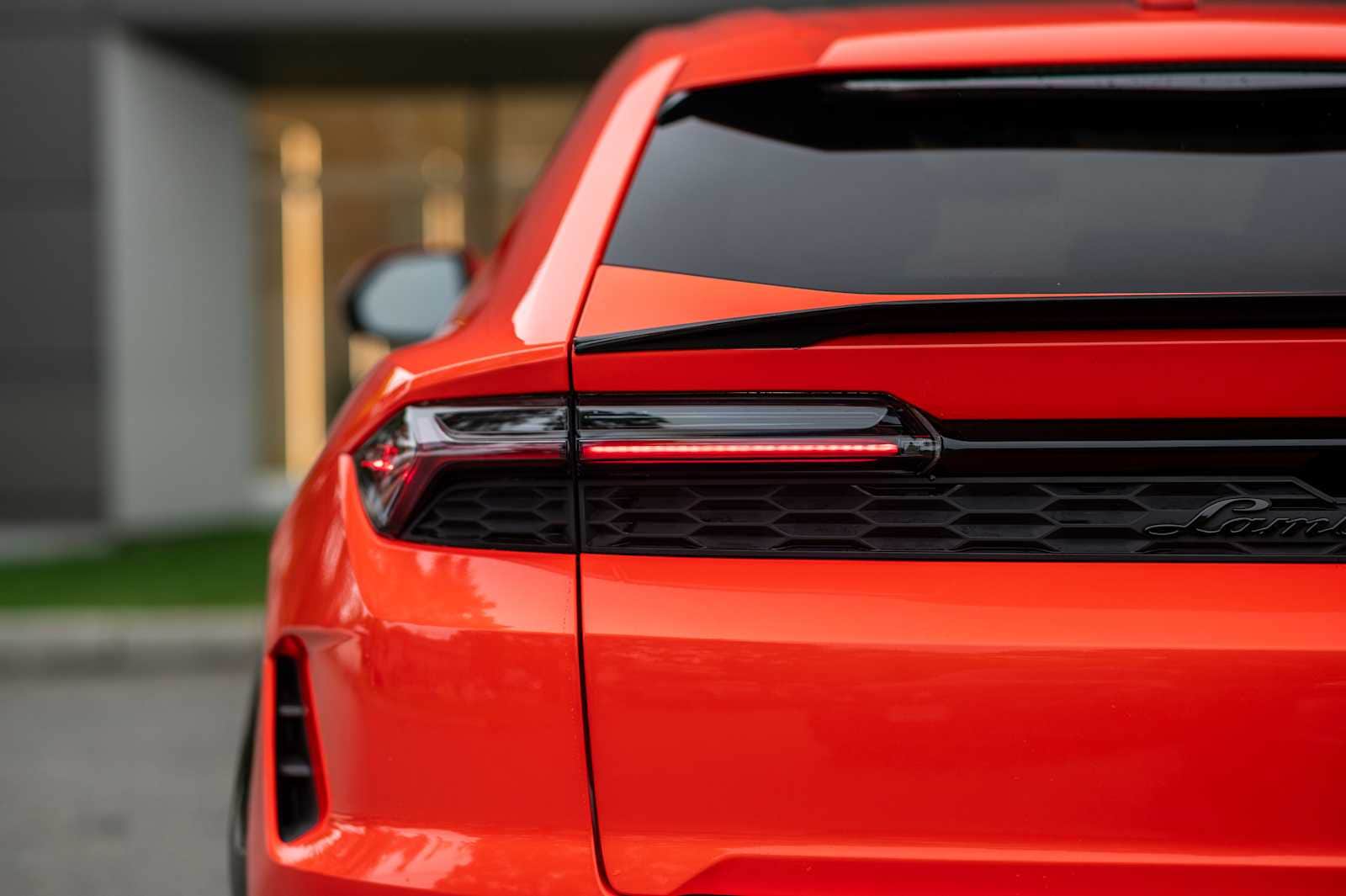 2025 Lamborghini Urus SE - Photo 12
