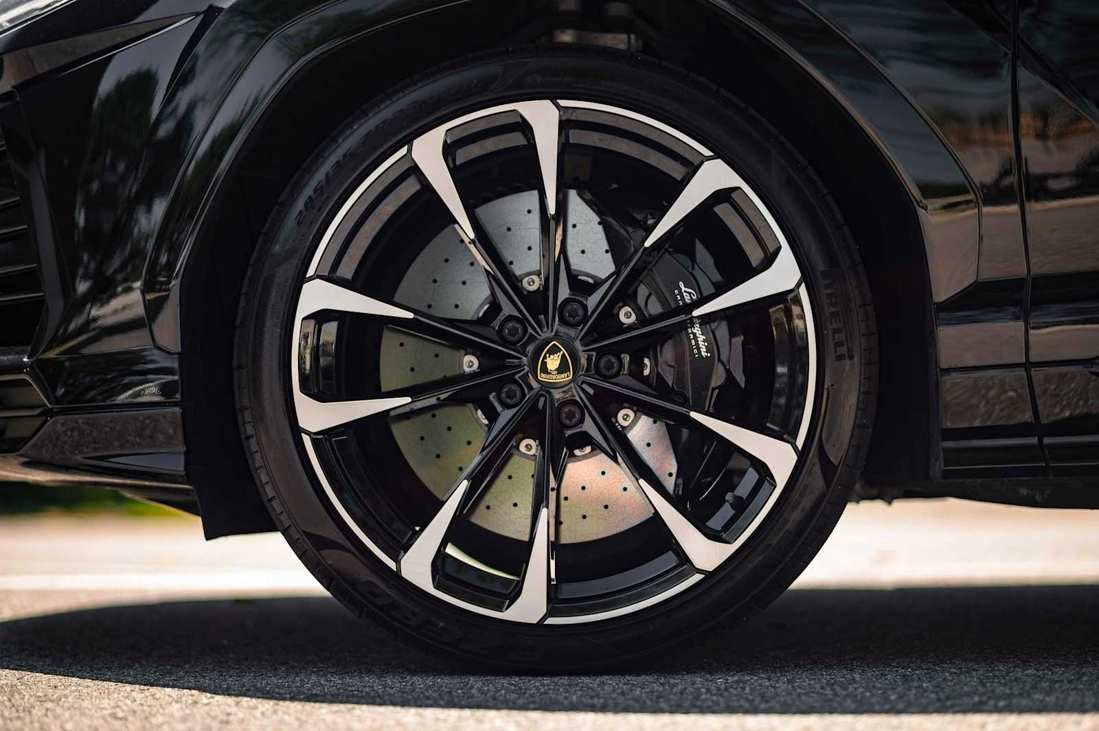 used 2021 Lamborghini Urus car, priced at $198,900